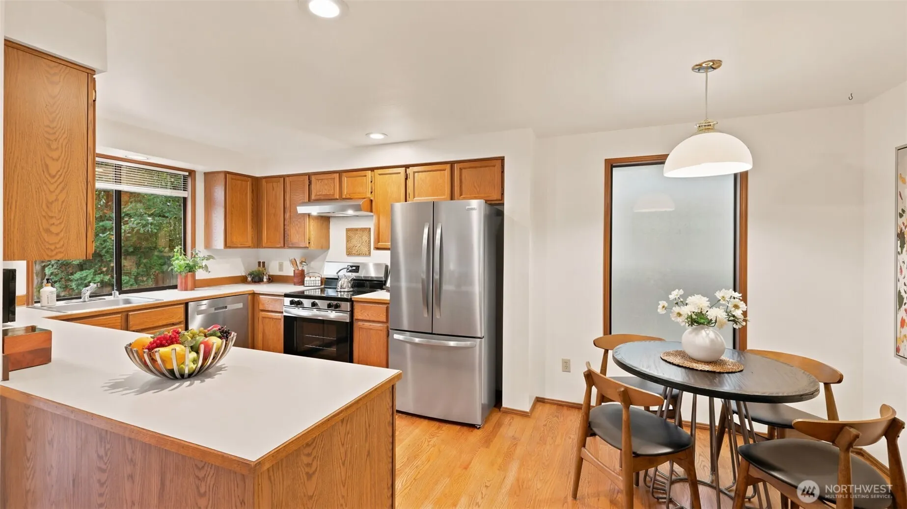 24243 SE 43RD Court , Sammamish, WA 98029