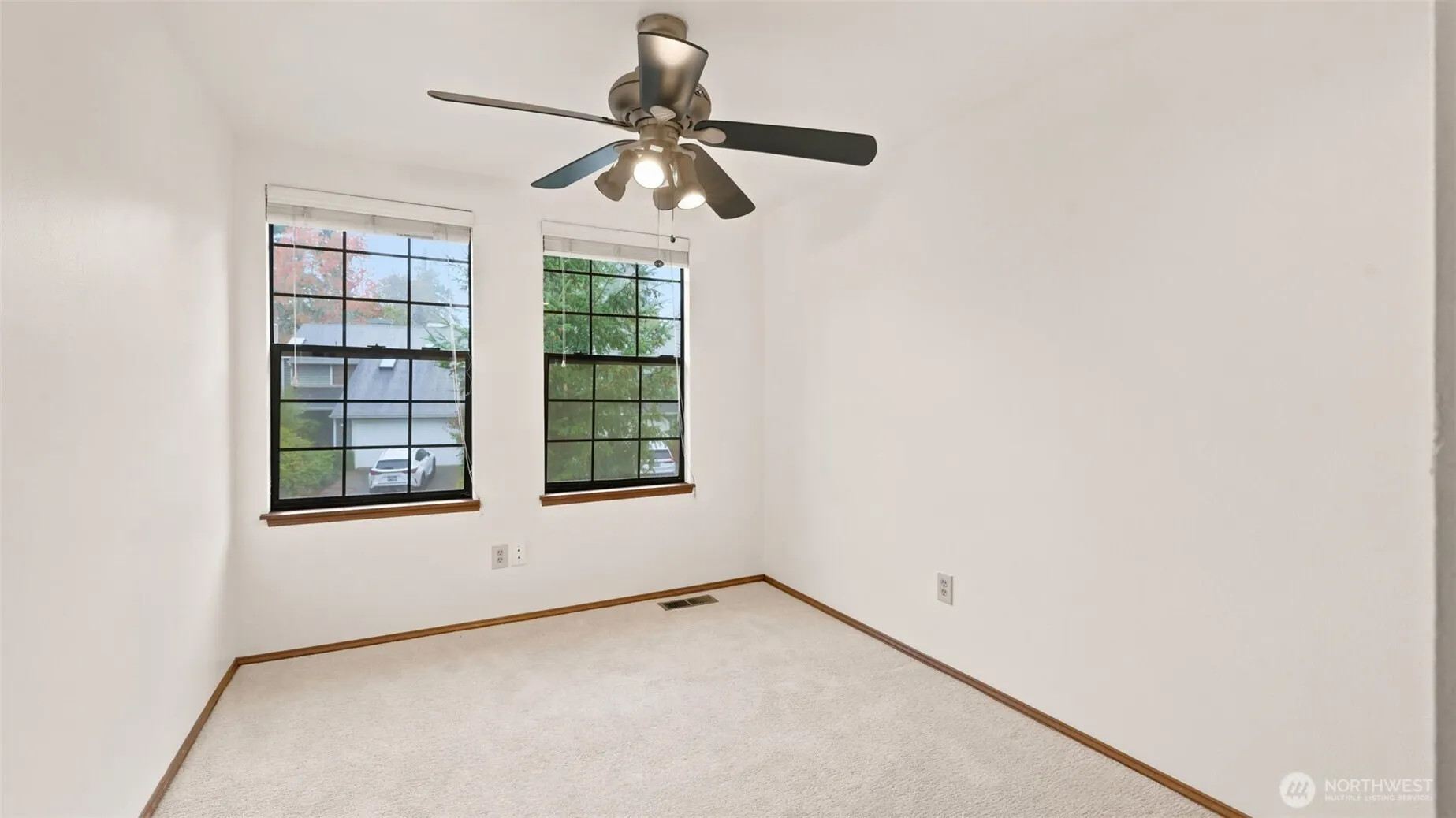 24243 SE 43RD Court , Sammamish, WA 98029