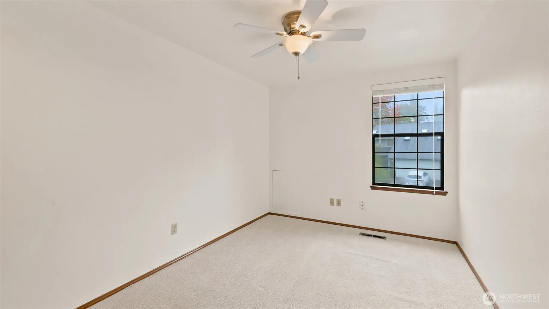24243 SE 43RD Court , Sammamish, WA 98029