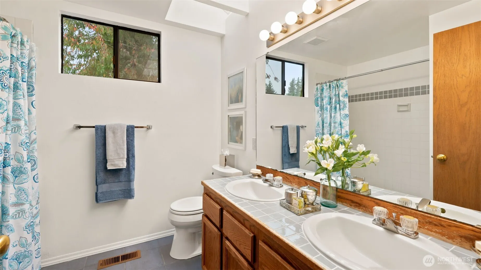 24243 SE 43RD Court , Sammamish, WA 98029