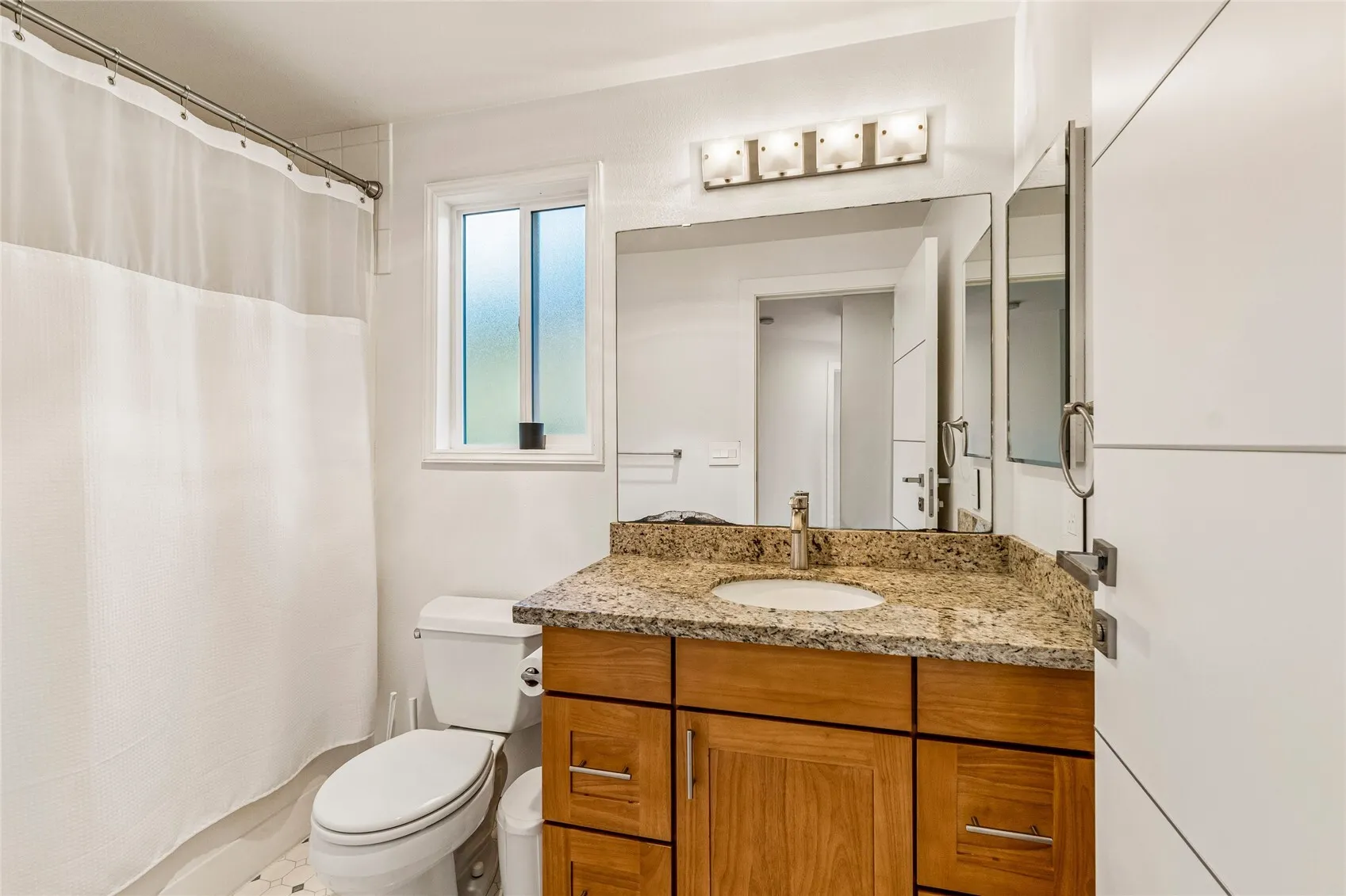 9700 NE 141st Court , Kirkland, WA 98034-0401