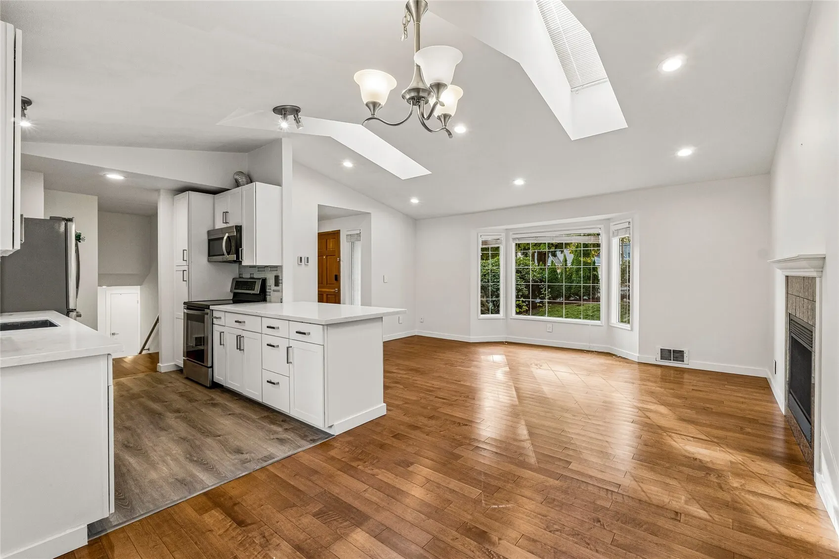 9700 NE 141st Court , Kirkland, WA 98034-0401
