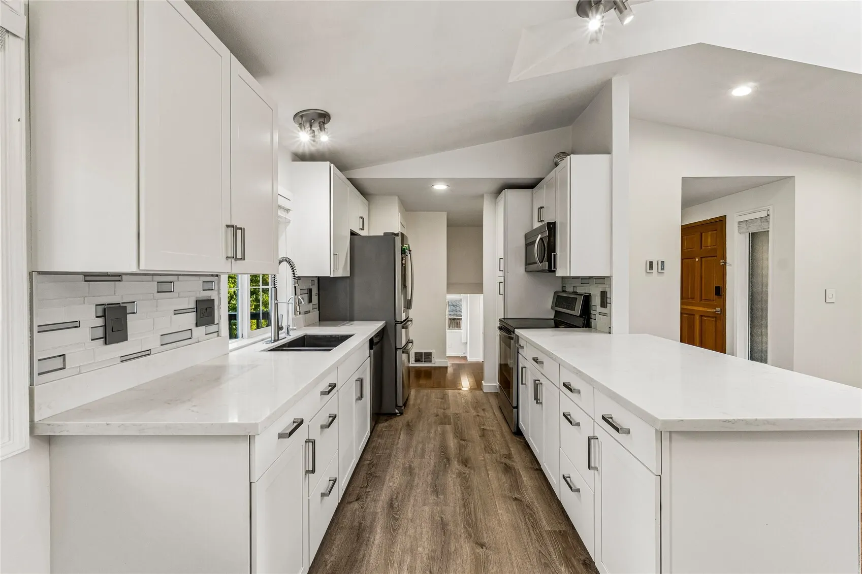 9700 NE 141st Court , Kirkland, WA 98034-0401