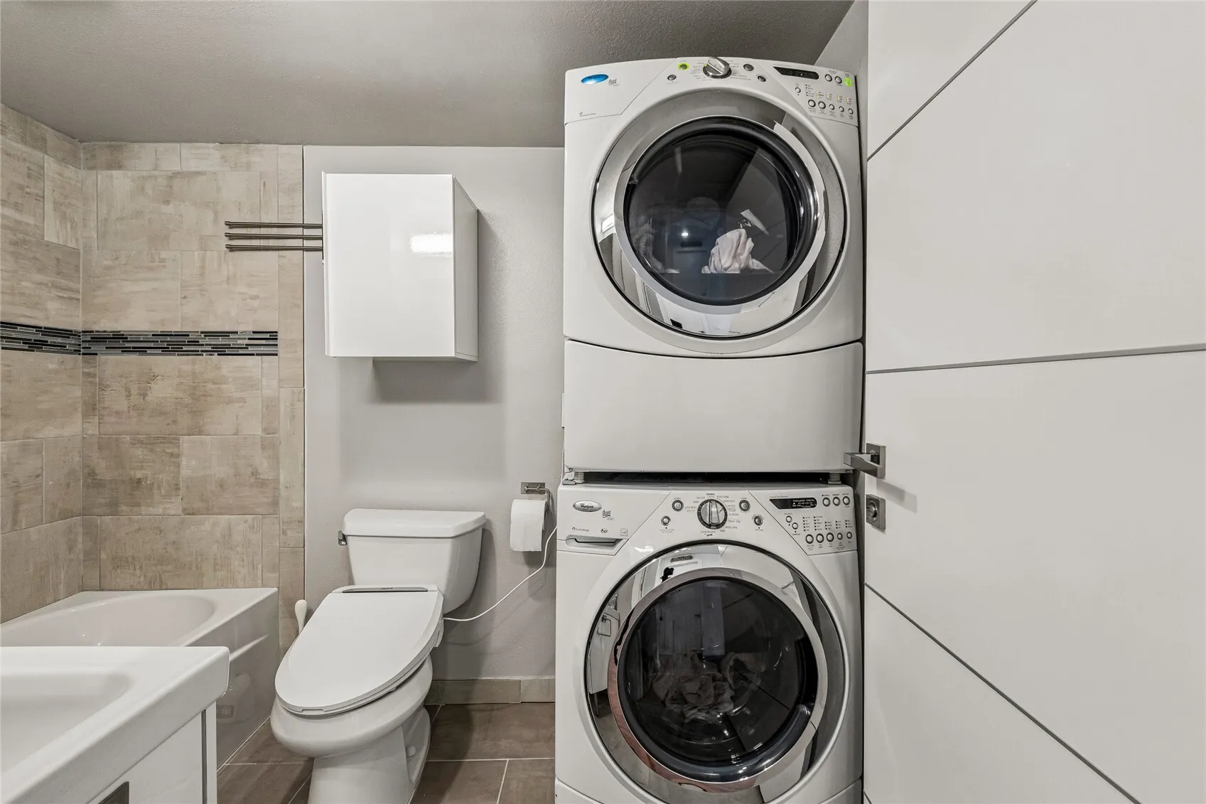 9700 NE 141st Court , Kirkland, WA 98034-0401