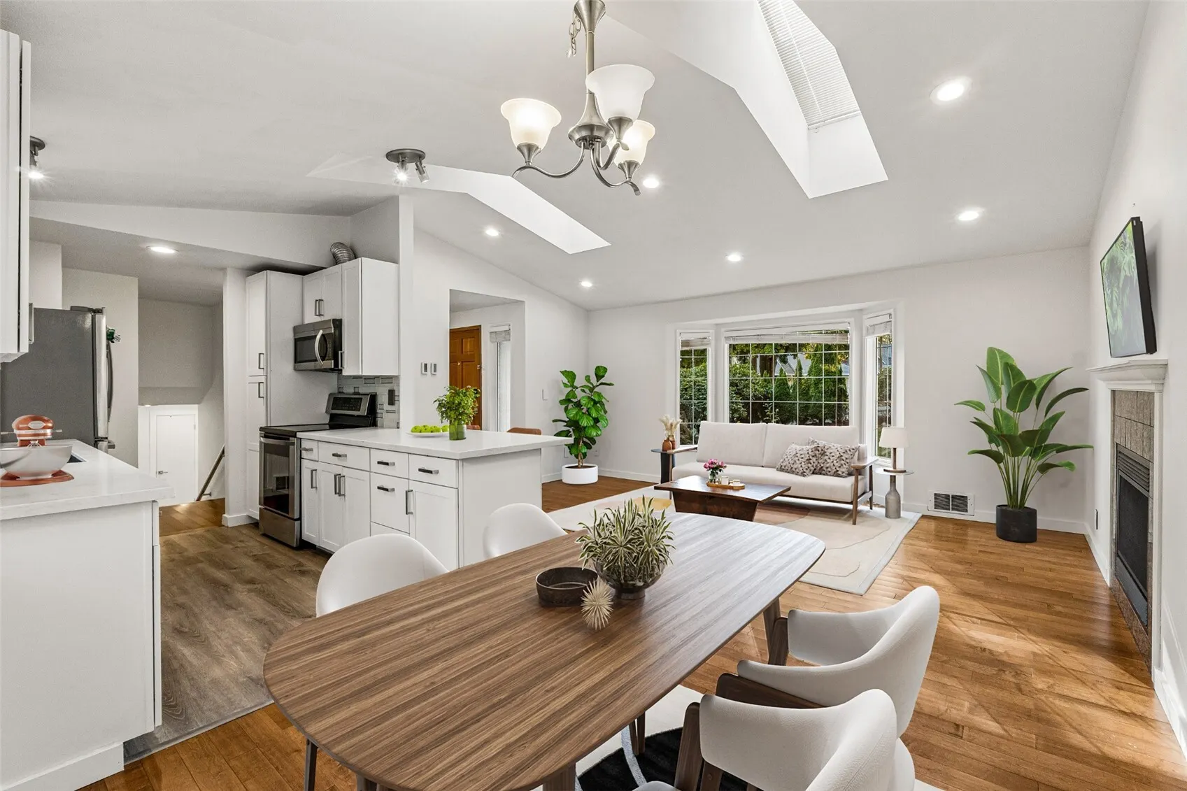 9700 NE 141st Court , Kirkland, WA 98034-0401