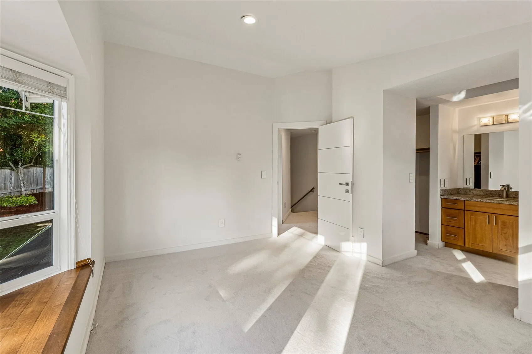 9700 NE 141st Court , Kirkland, WA 98034-0401