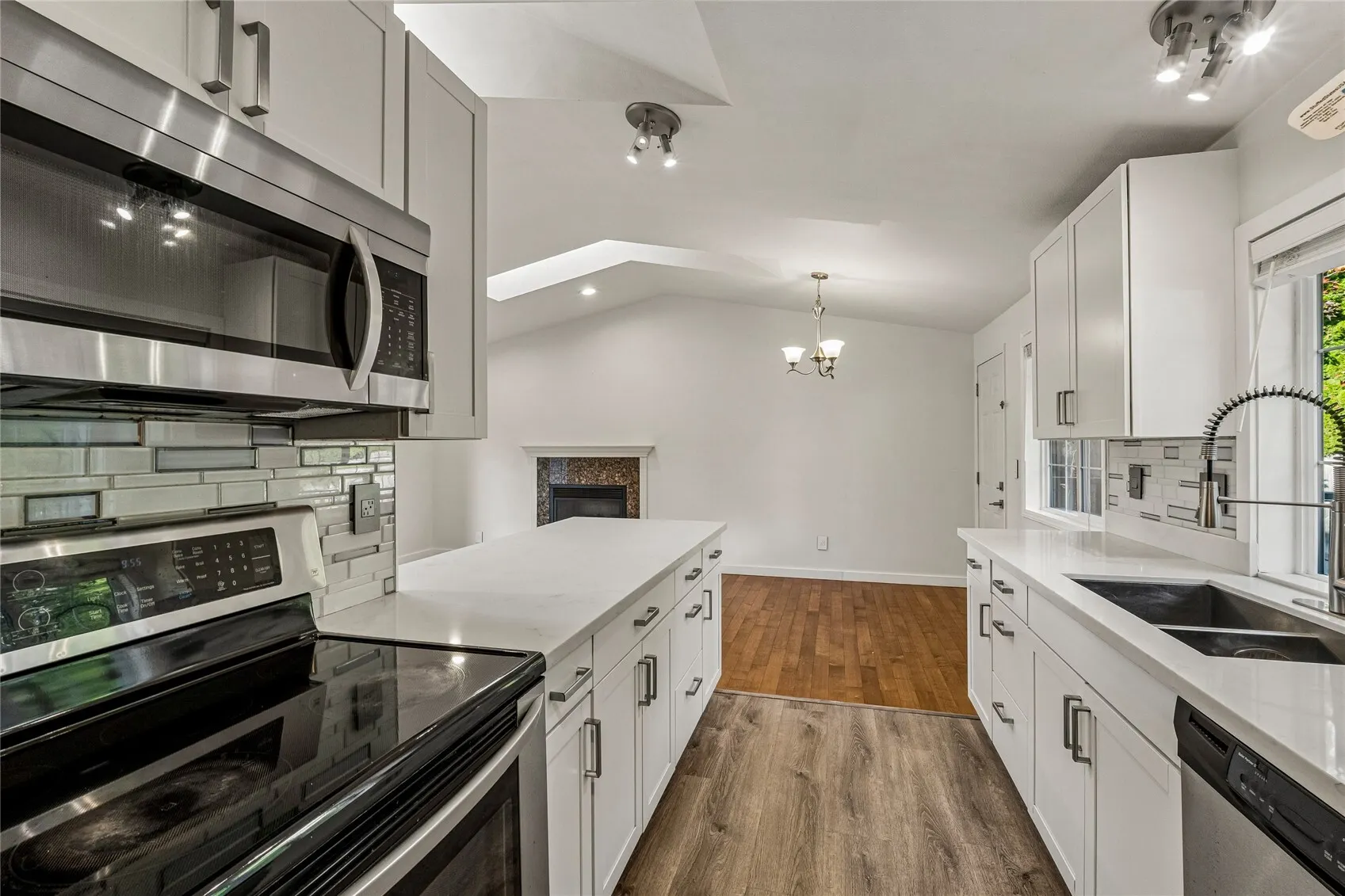 9700 NE 141st Court , Kirkland, WA 98034-0401