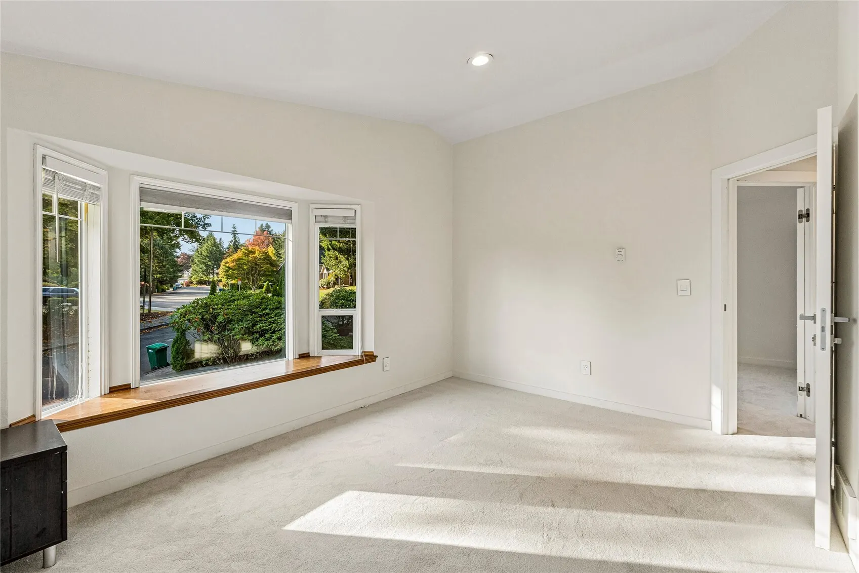 9700 NE 141st Court , Kirkland, WA 98034-0401