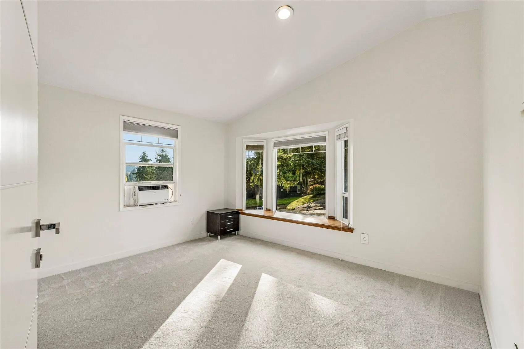 9700 NE 141st Court , Kirkland, WA 98034-0401