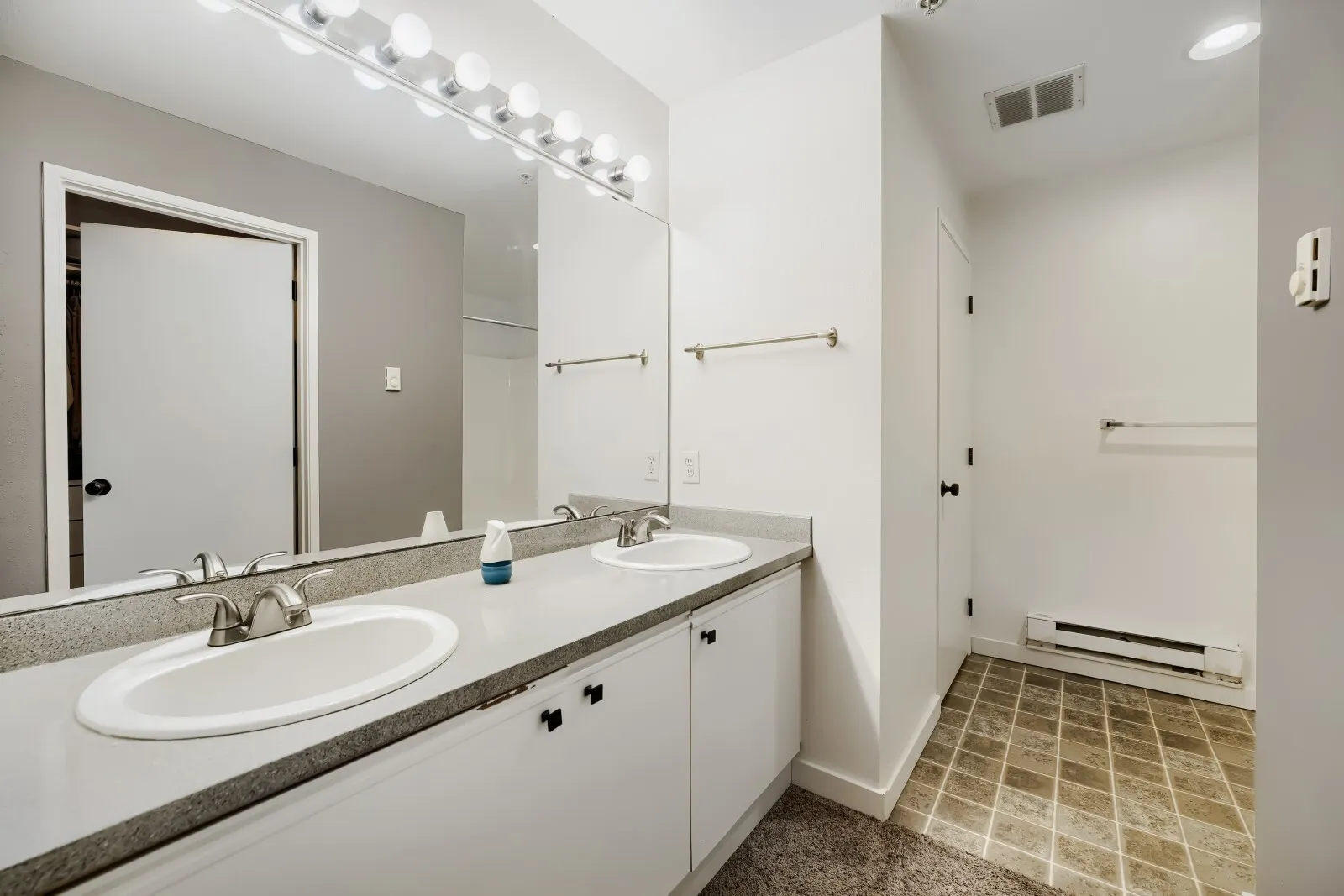 23108 59th Place S #17-5, Kent, WA 98032