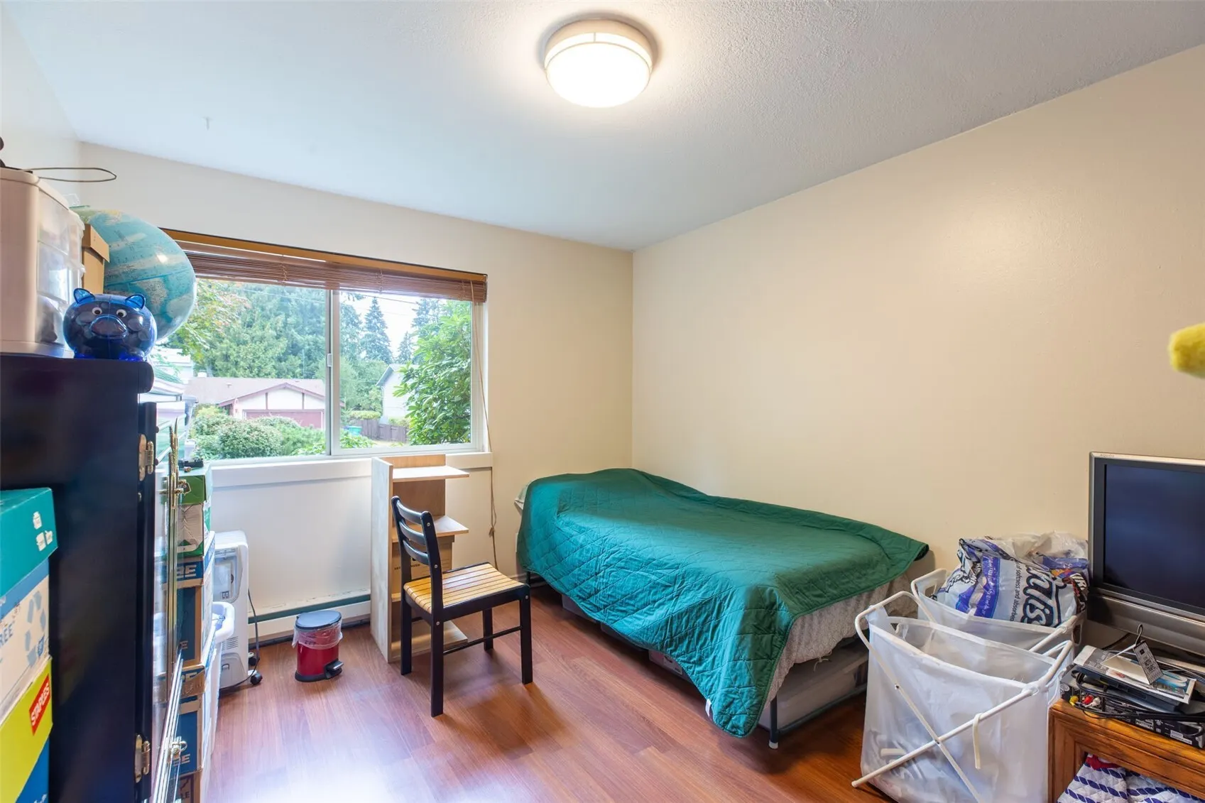 13433 Roosevelt Way N #102, Seattle, WA 98133