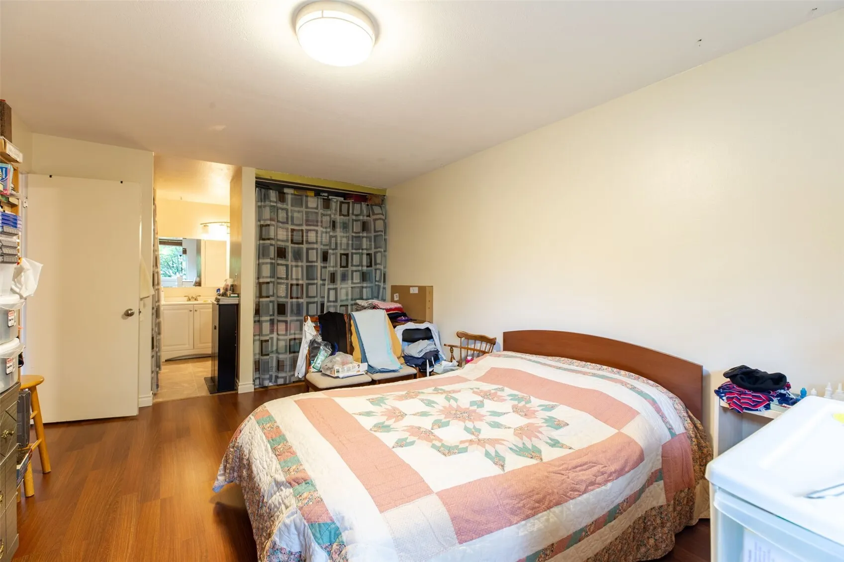 13433 Roosevelt Way N #102, Seattle, WA 98133