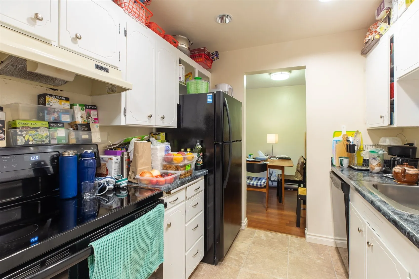 13433 Roosevelt Way N #102, Seattle, WA 98133