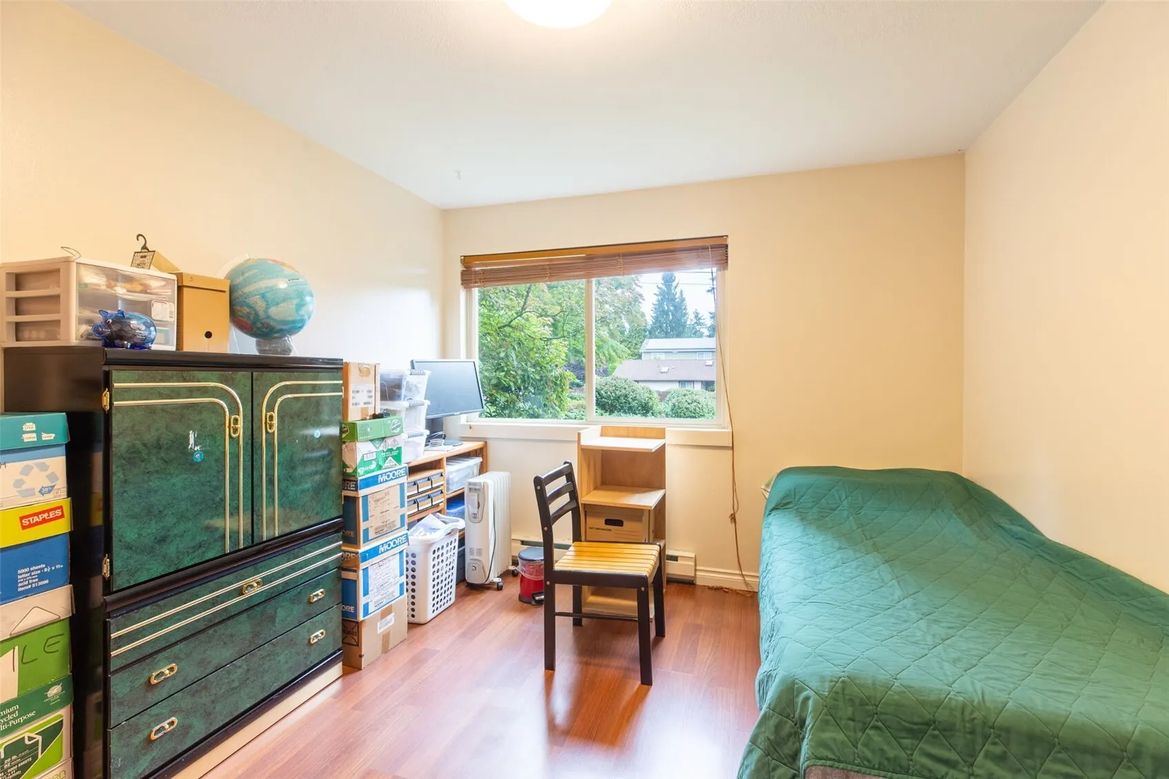 13433 Roosevelt Way N #102, Seattle, WA 98133