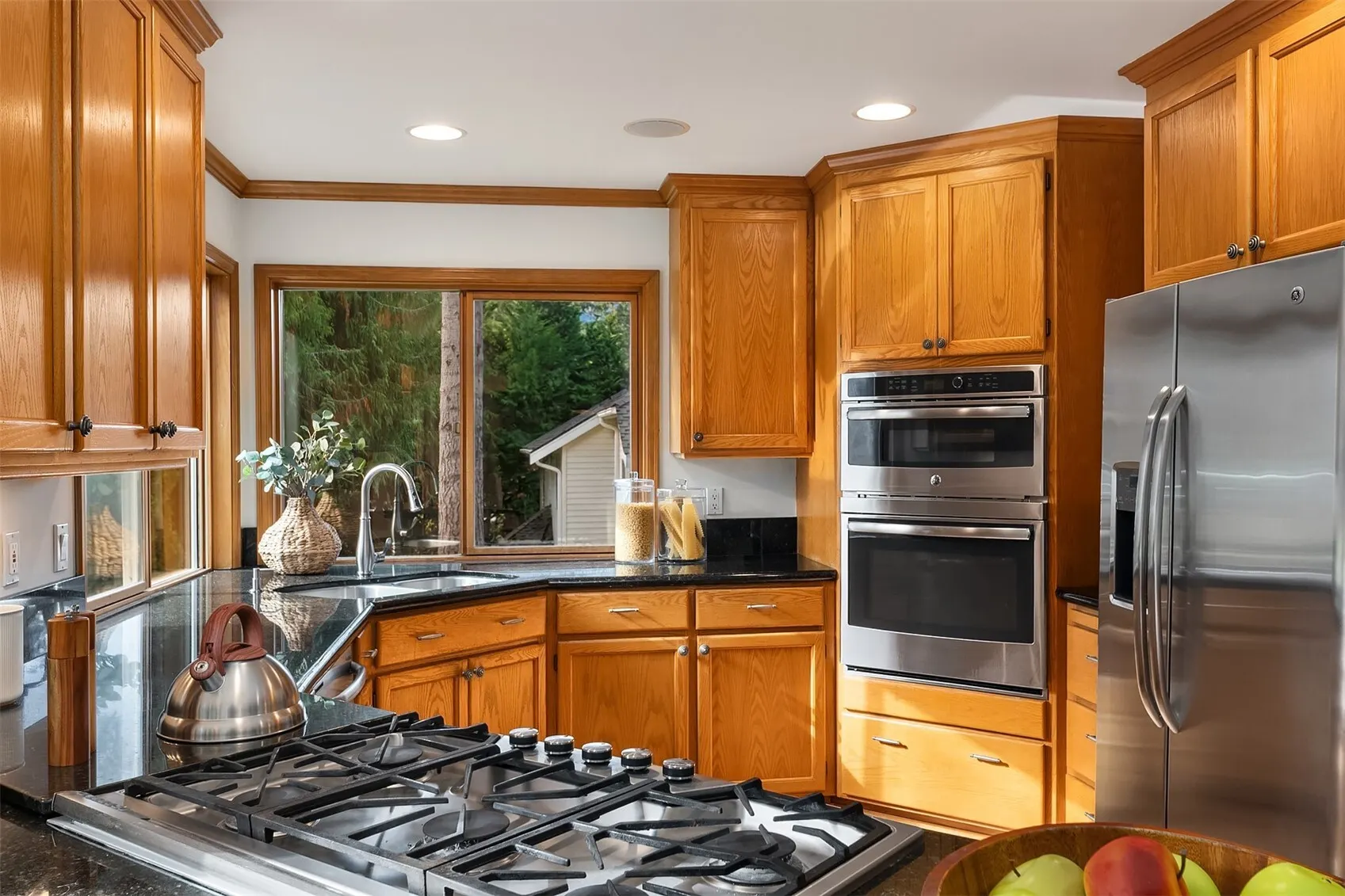 25917 NE 25th Street , Redmond, WA 98053