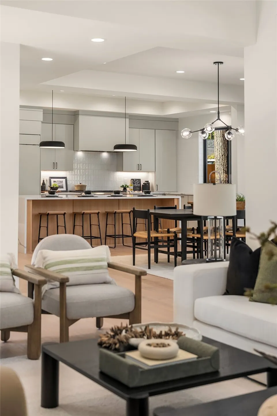 10452 NE 142nd Street , Kirkland, WA 98034