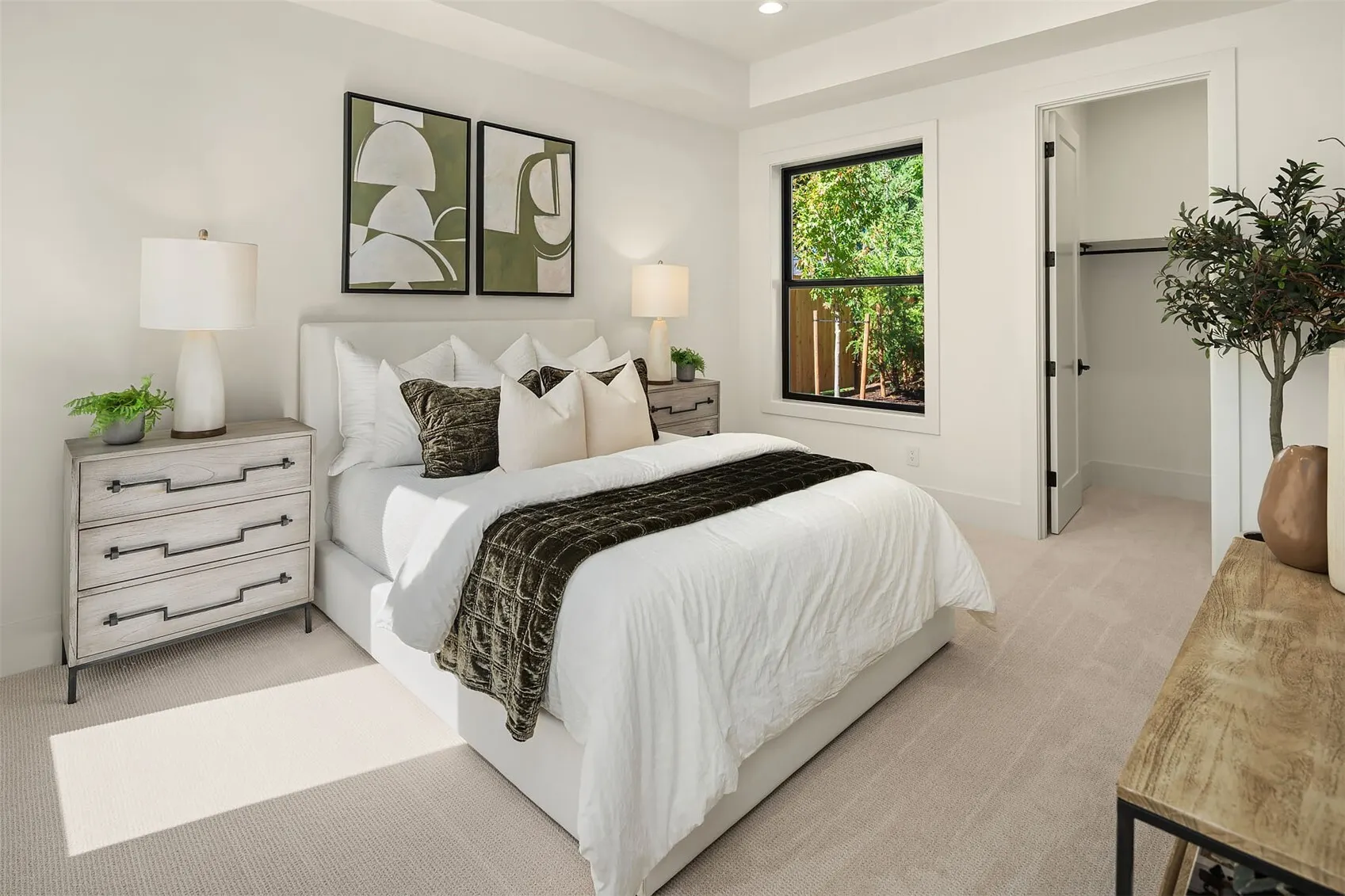 10452 NE 142nd Street , Kirkland, WA 98034