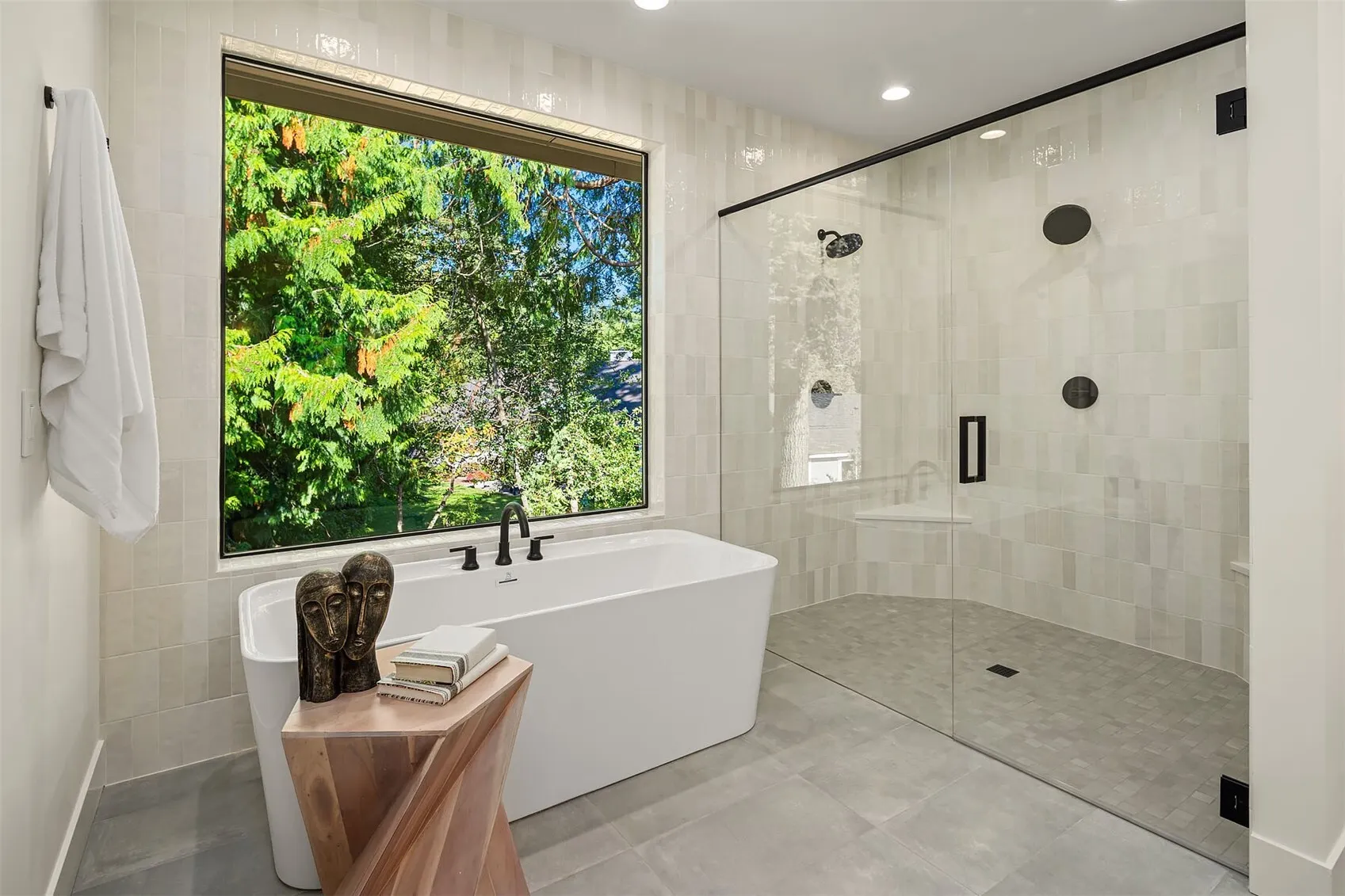 10452 NE 142nd Street , Kirkland, WA 98034