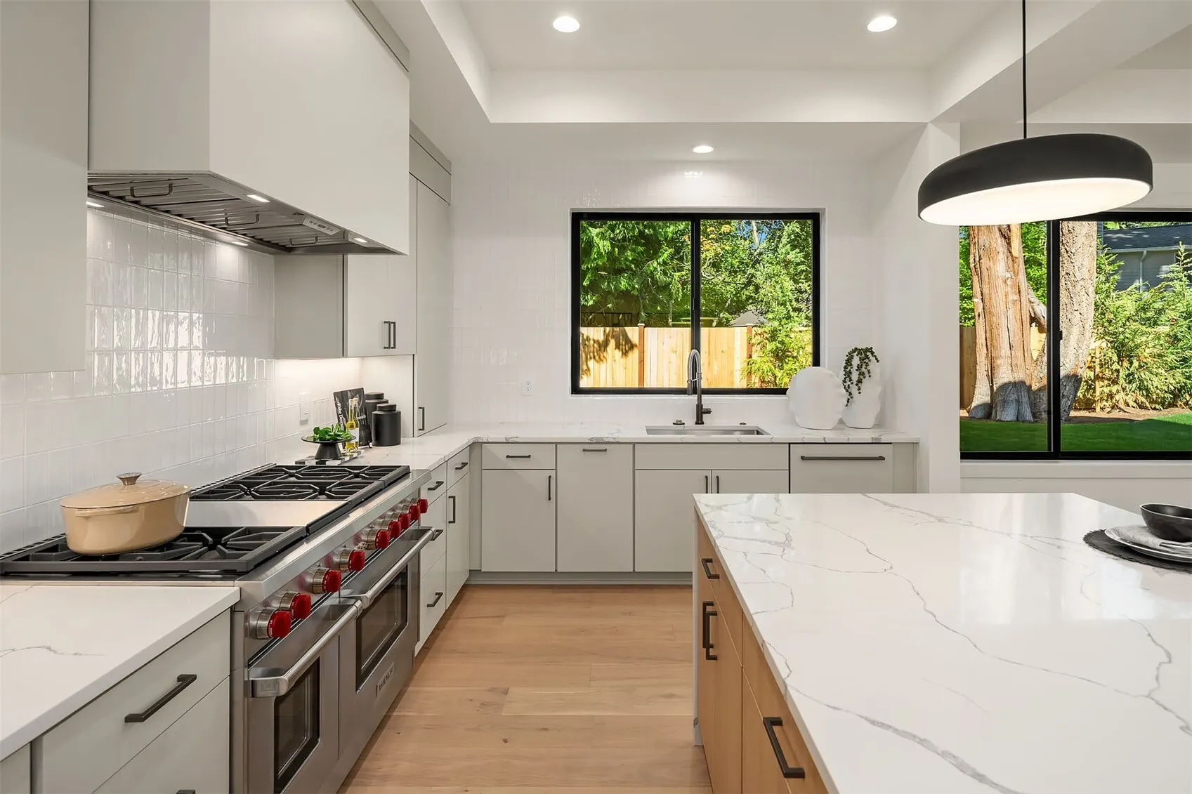 10452 NE 142nd Street , Kirkland, WA 98034