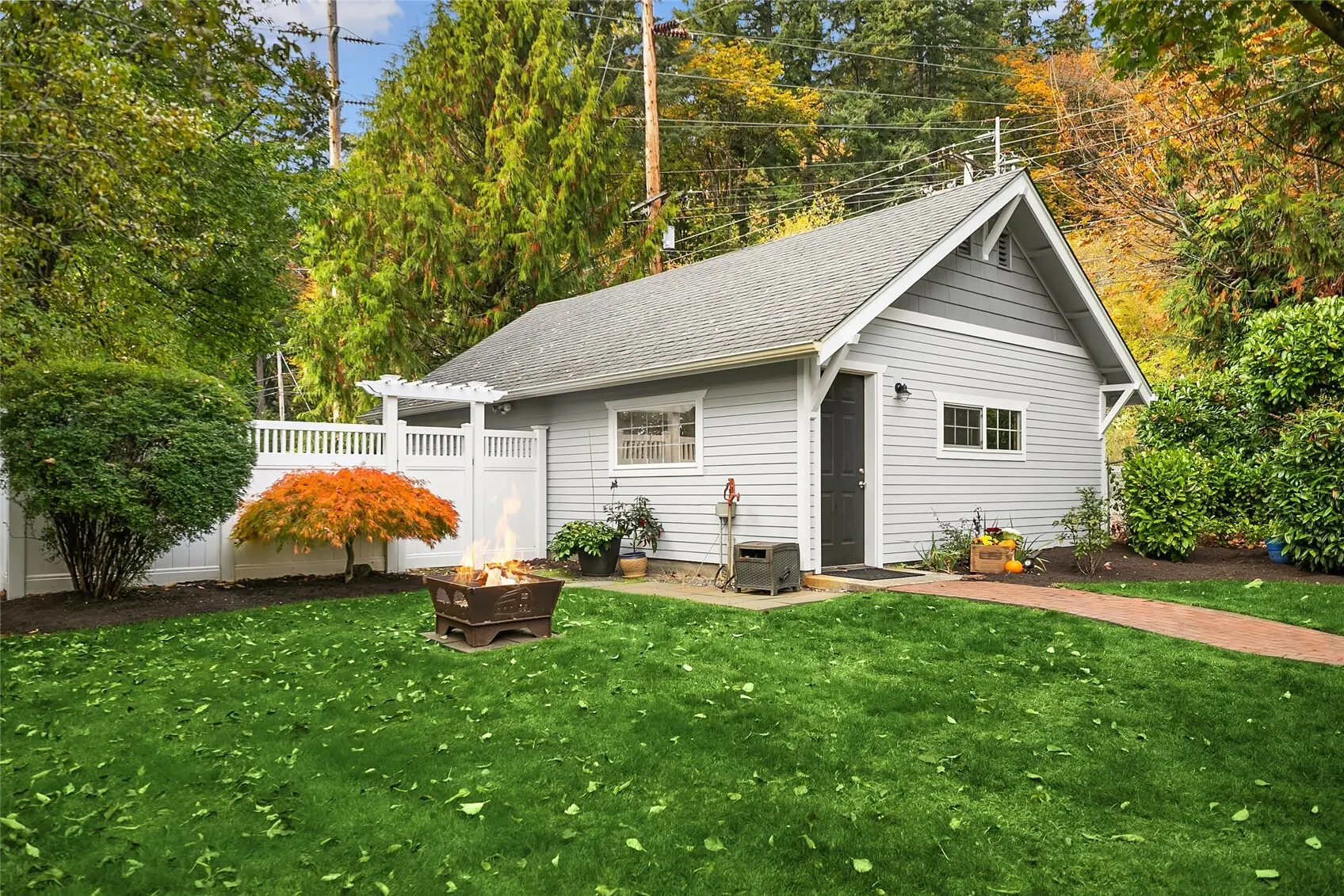 17929 SE May Valley Road , Renton, WA 98059