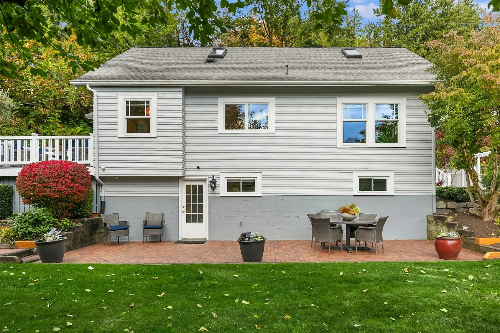 17929 SE May Valley Road , Renton, WA 98059