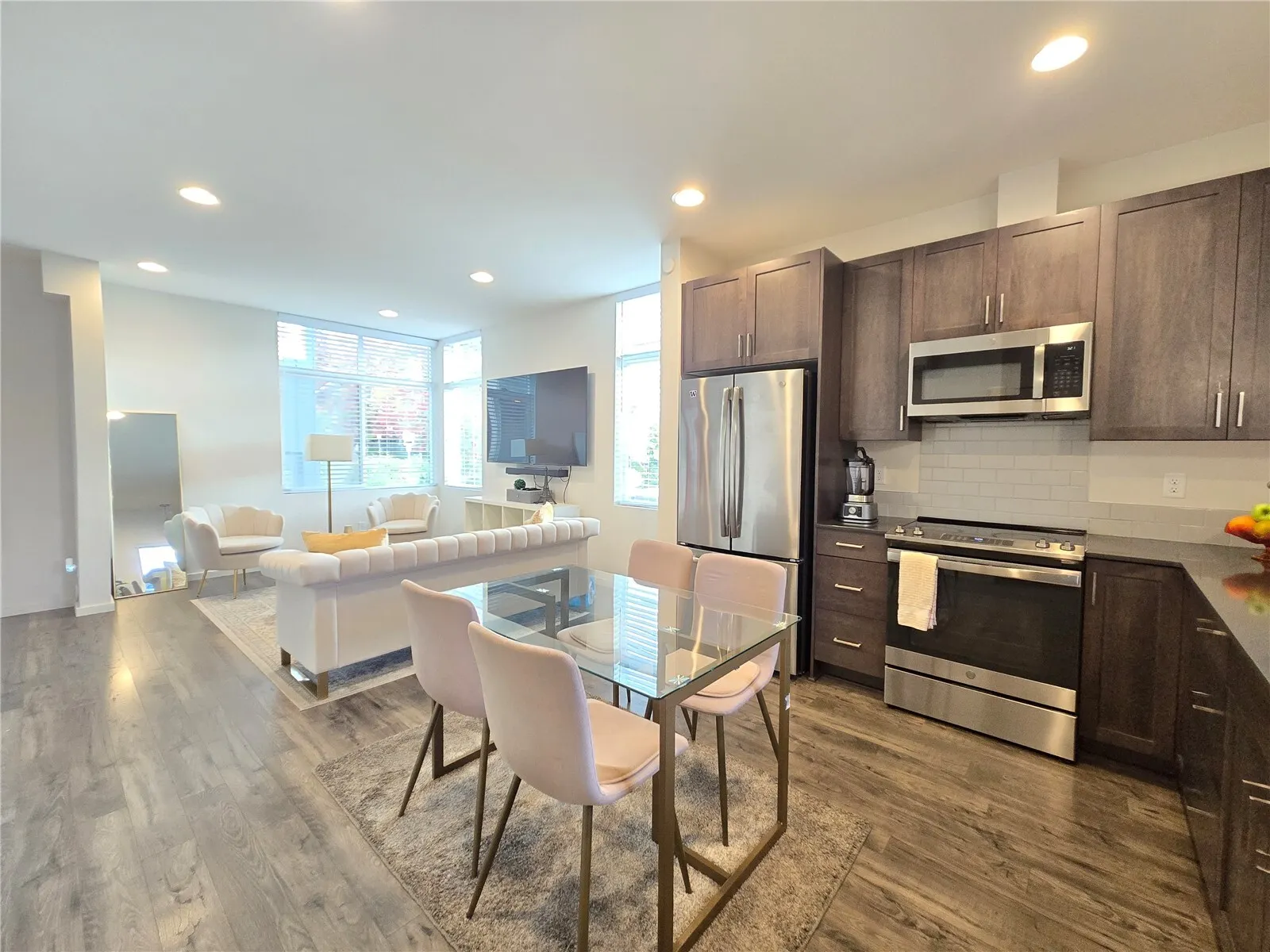 4068 S Myrtle Street , Seattle, WA 98118