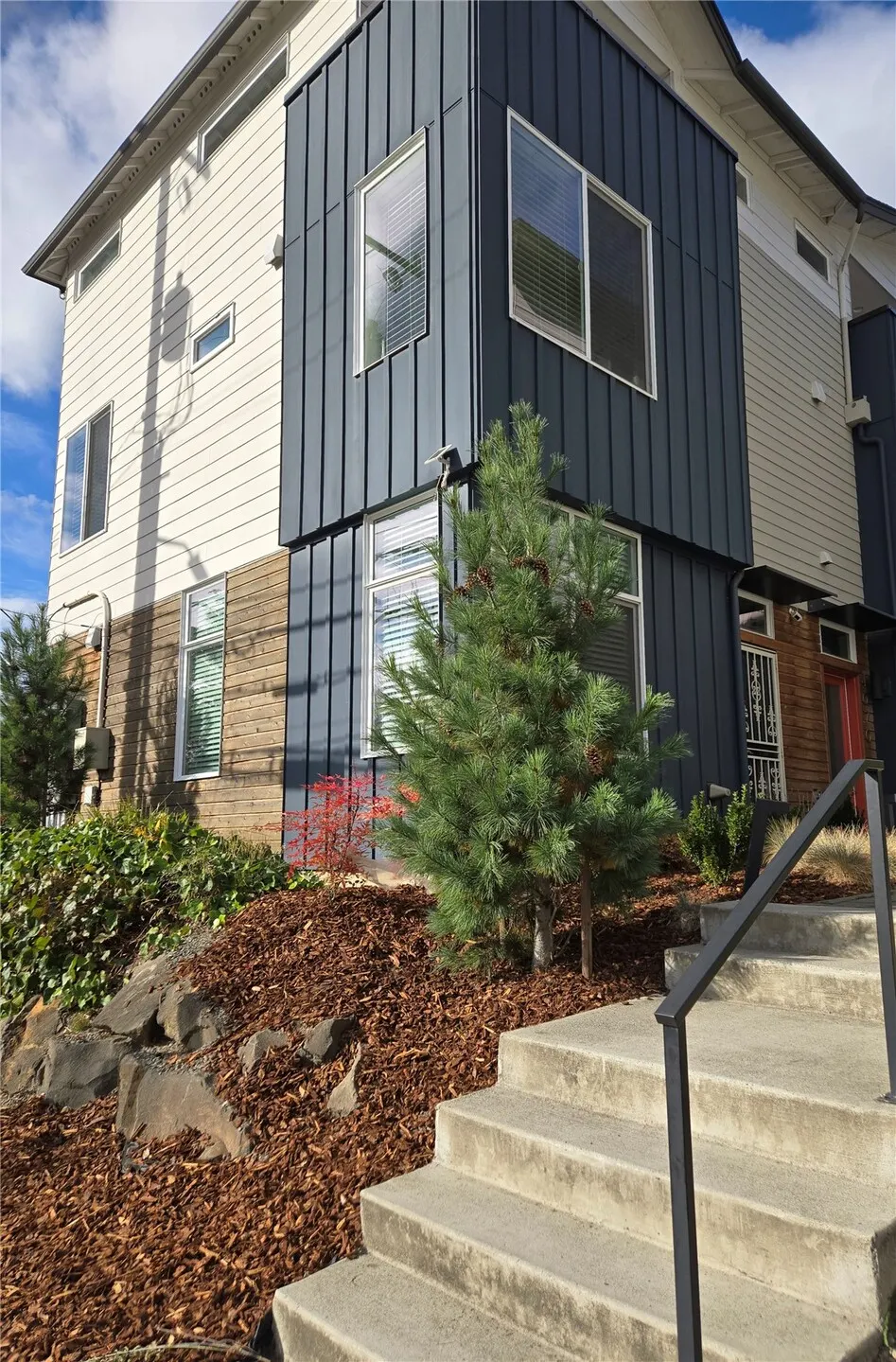 4068 S Myrtle Street , Seattle, WA 98118