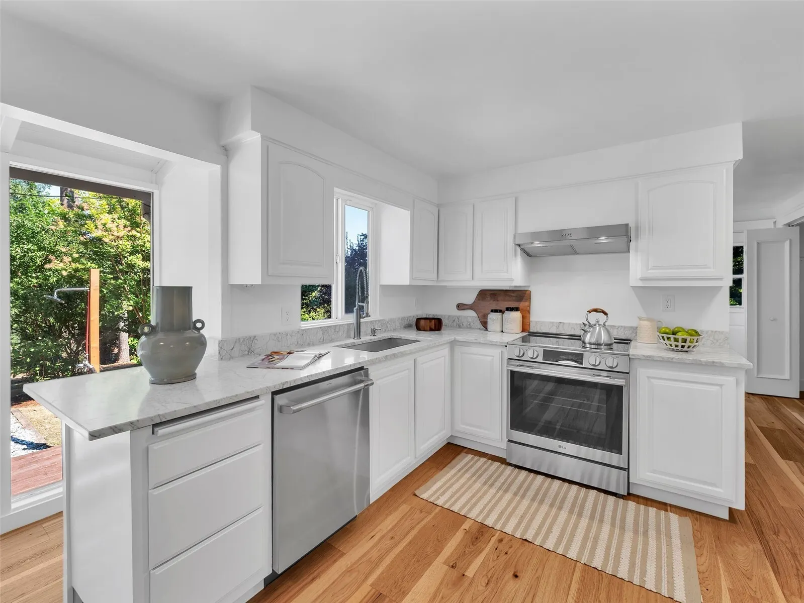17408 NE 160th Place , Woodinville, WA 98072