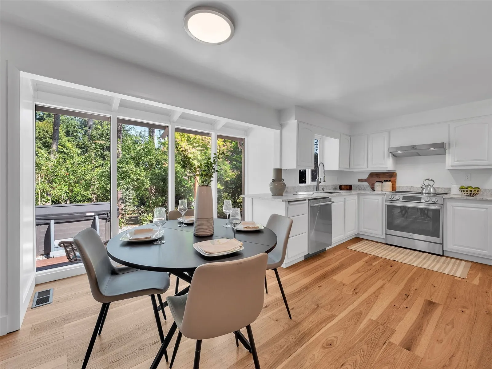 17408 NE 160th Place , Woodinville, WA 98072