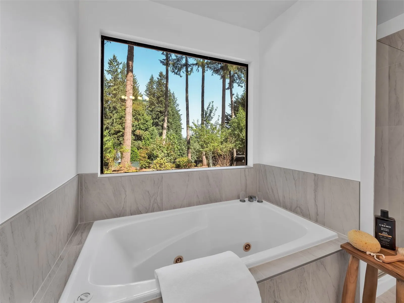 17408 NE 160th Place , Woodinville, WA 98072