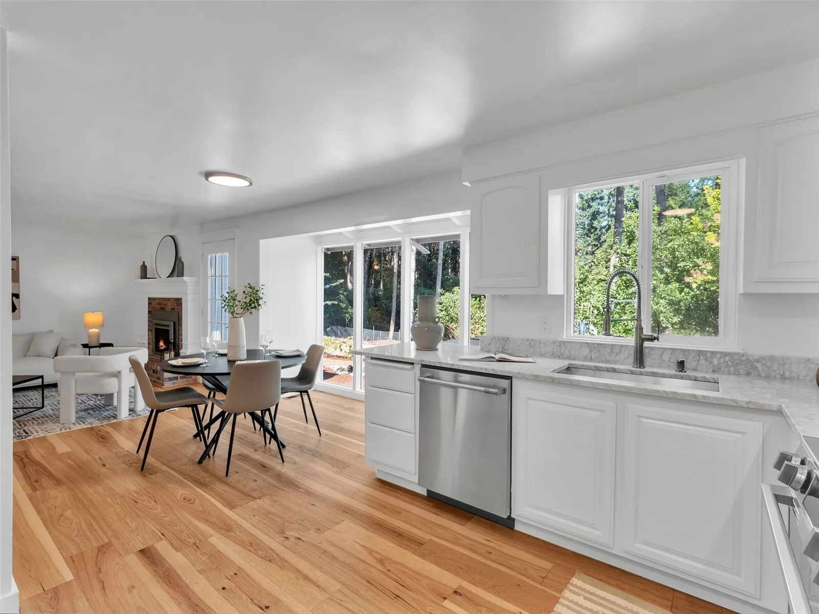17408 NE 160th Place , Woodinville, WA 98072