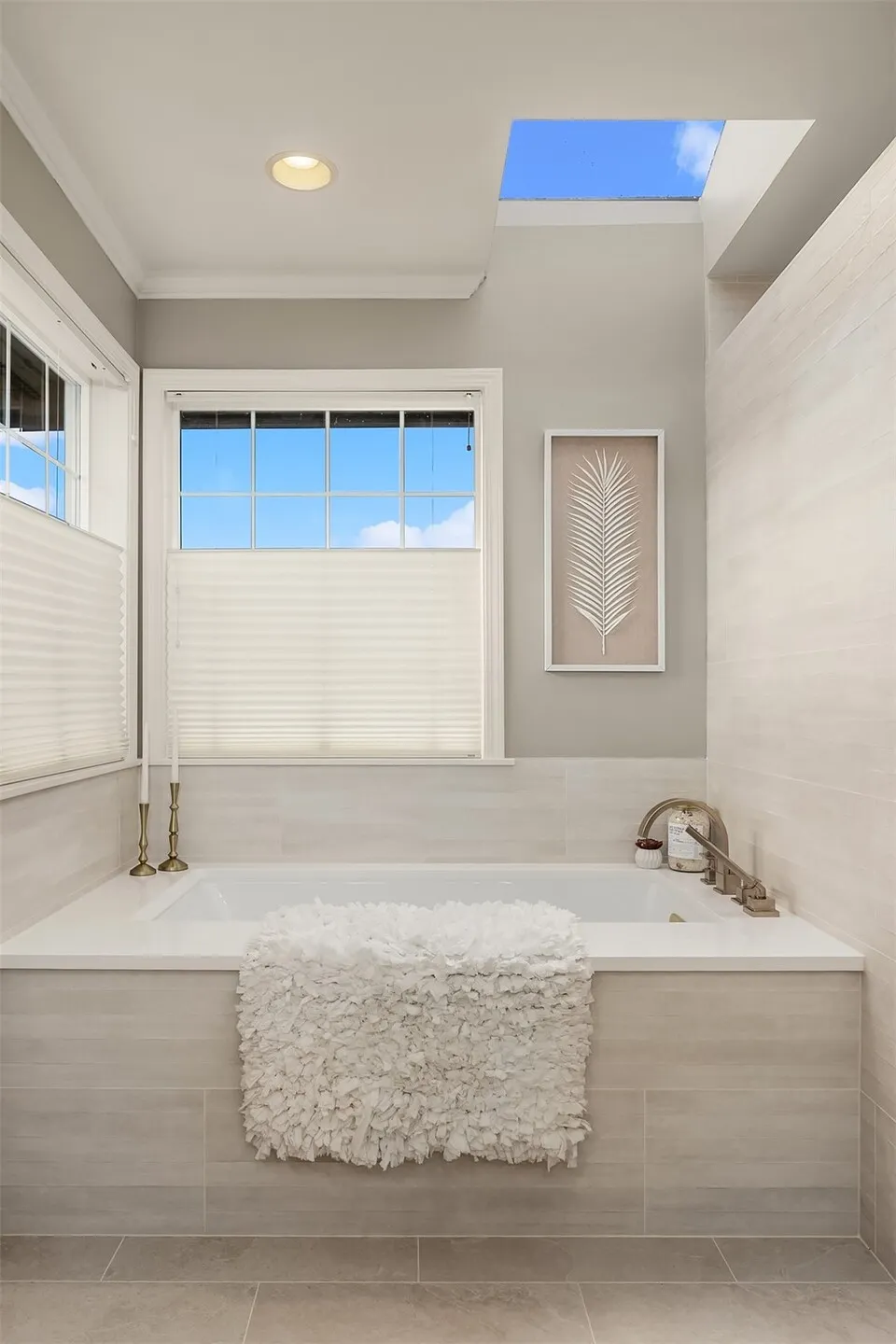 6630 NE Windermere Road , Seattle, WA 98115