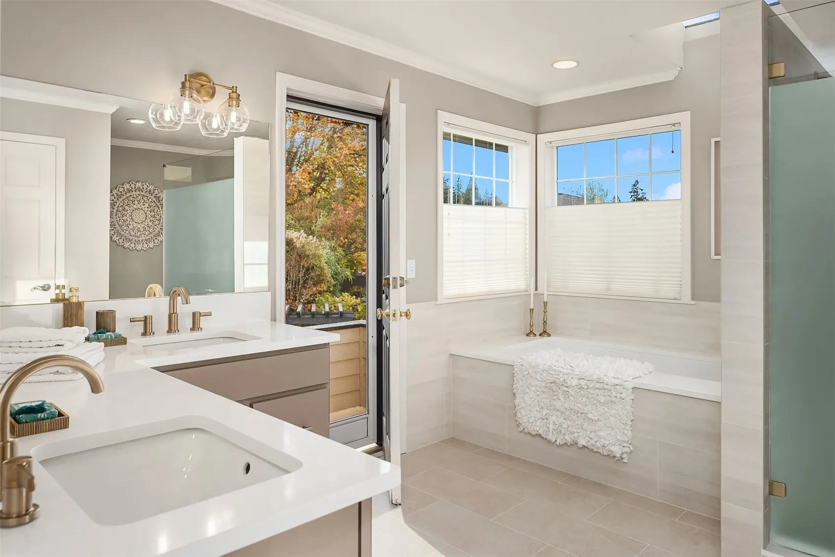 6630 NE Windermere Road , Seattle, WA 98115
