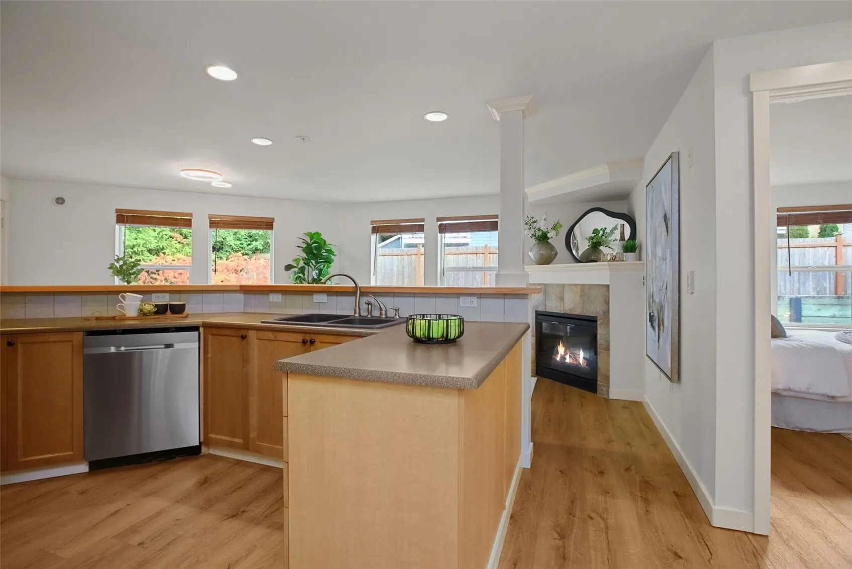 11920 98th Avenue NE #301, Kirkland, WA 98034