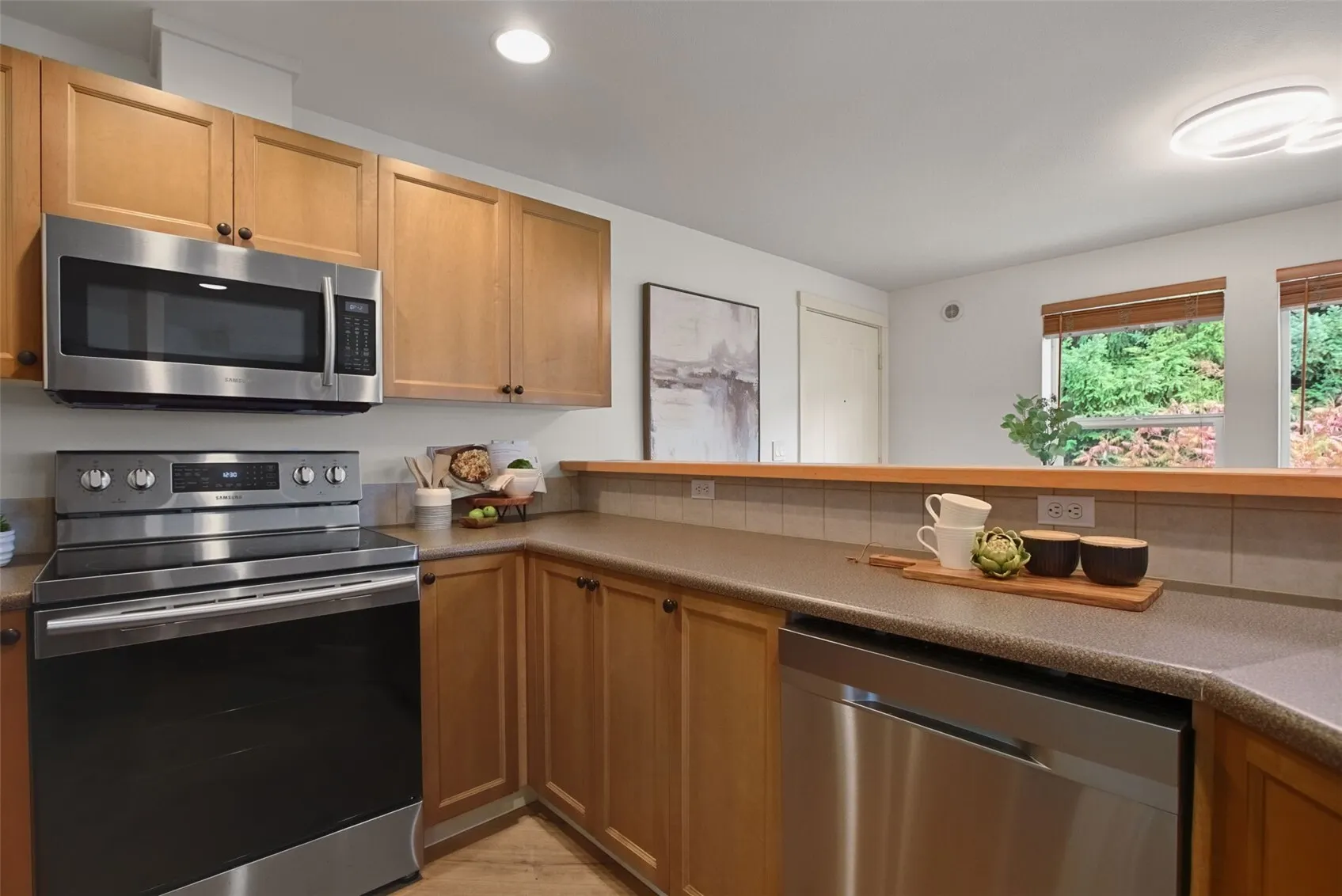 11920 98th Avenue NE #301, Kirkland, WA 98034