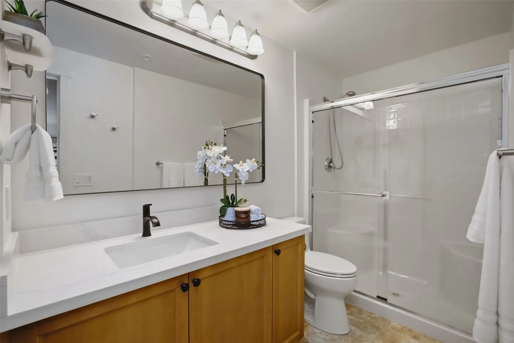 11920 98th Avenue NE #301, Kirkland, WA 98034