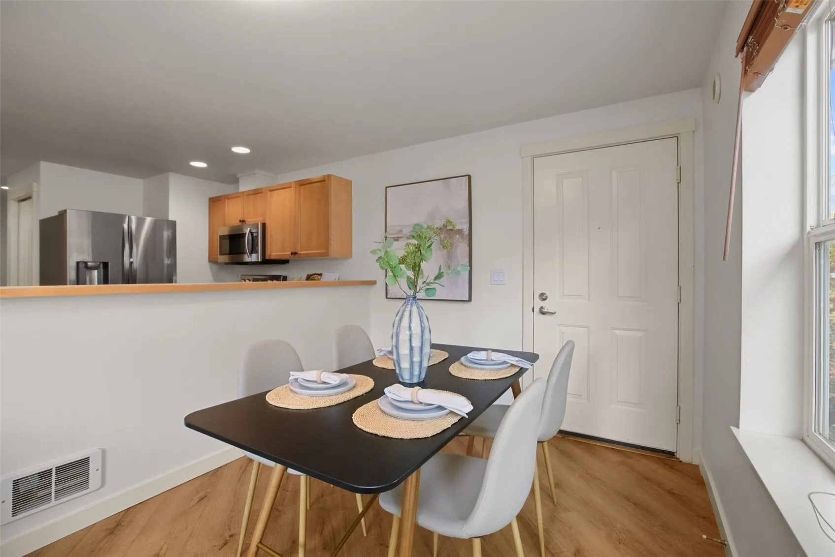 11920 98th Avenue NE #301, Kirkland, WA 98034