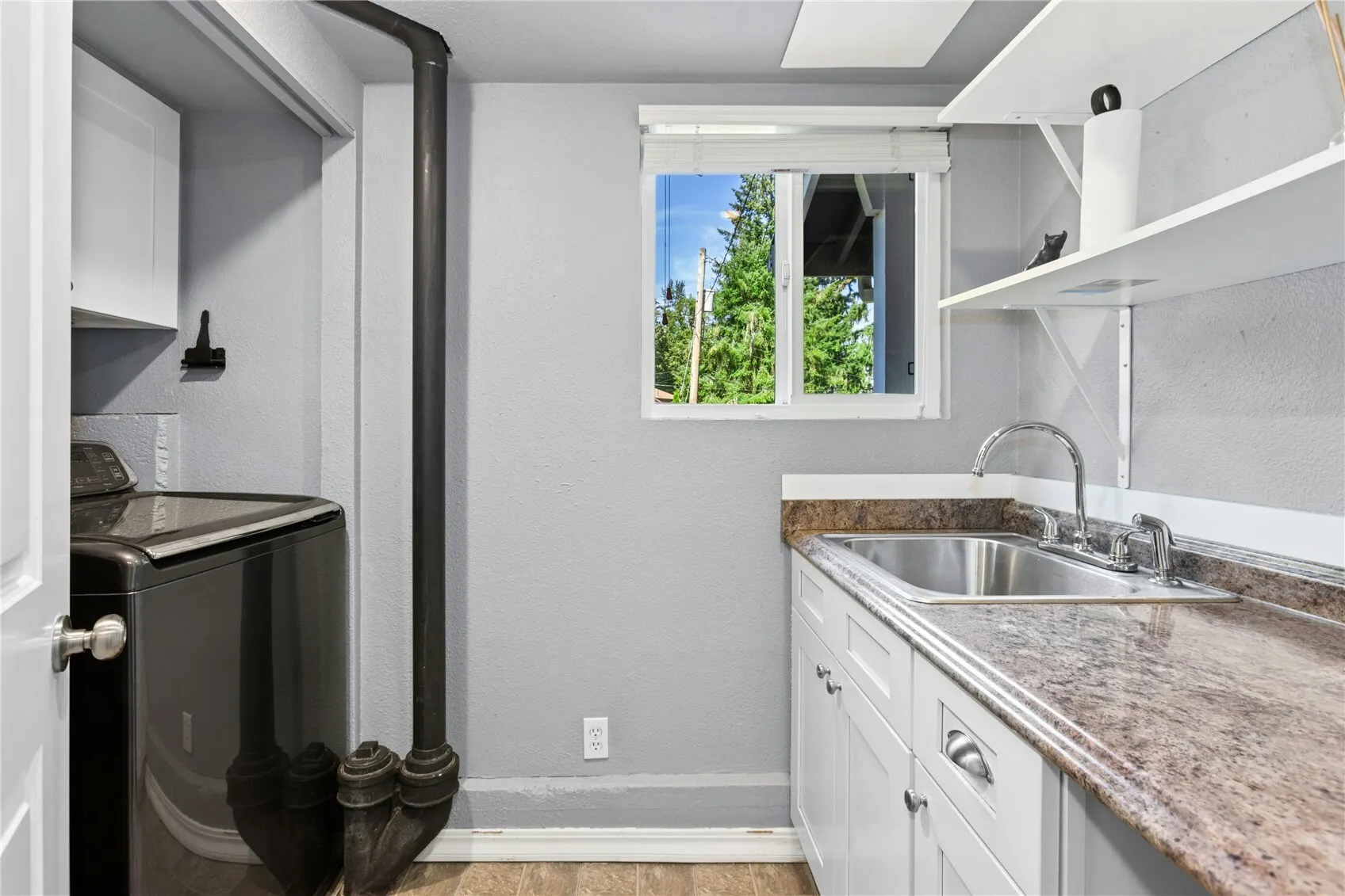 860 Valley View Place SW, Issaquah, WA 98027-4613