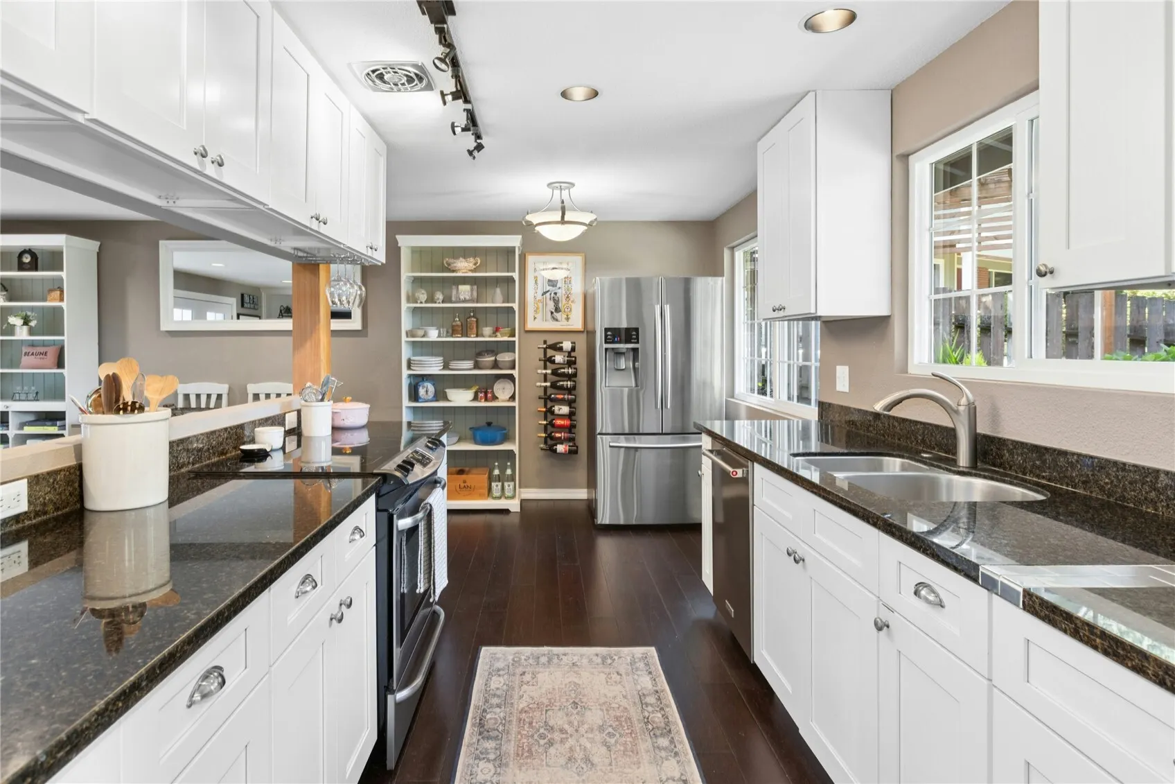 860 Valley View Place SW, Issaquah, WA 98027-4613