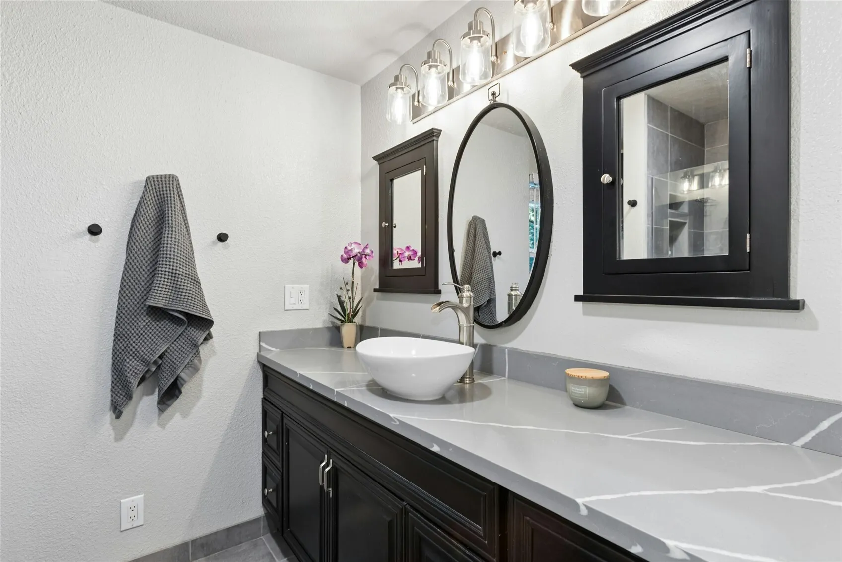860 Valley View Place SW, Issaquah, WA 98027-4613