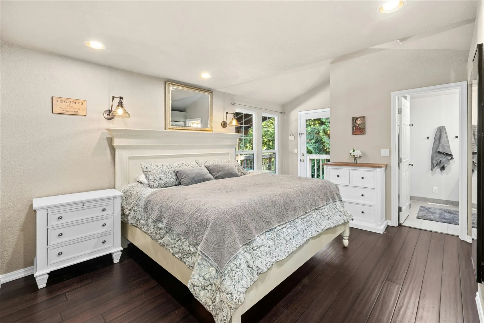 860 Valley View Place SW, Issaquah, WA 98027-4613