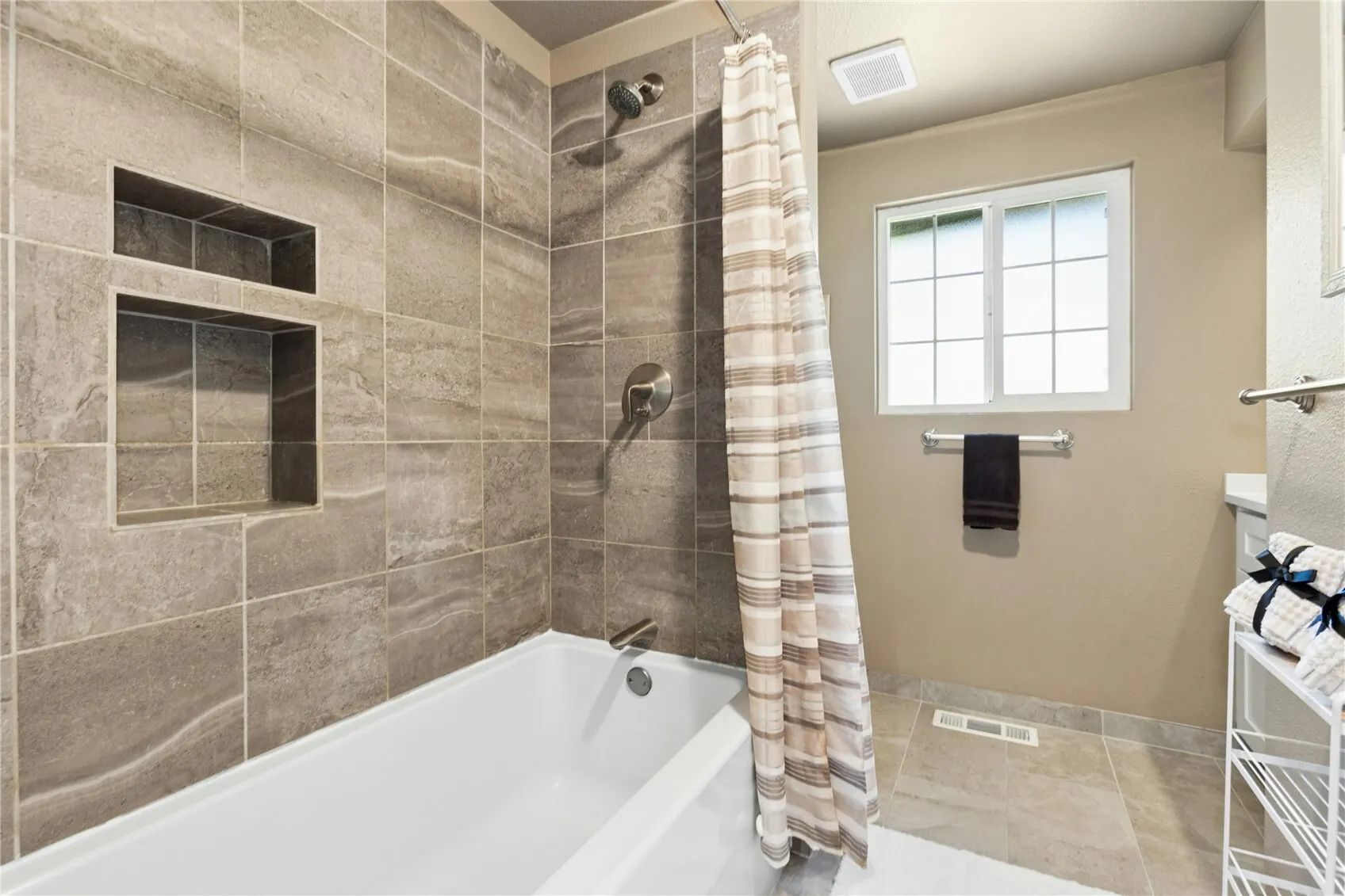 860 Valley View Place SW, Issaquah, WA 98027-4613