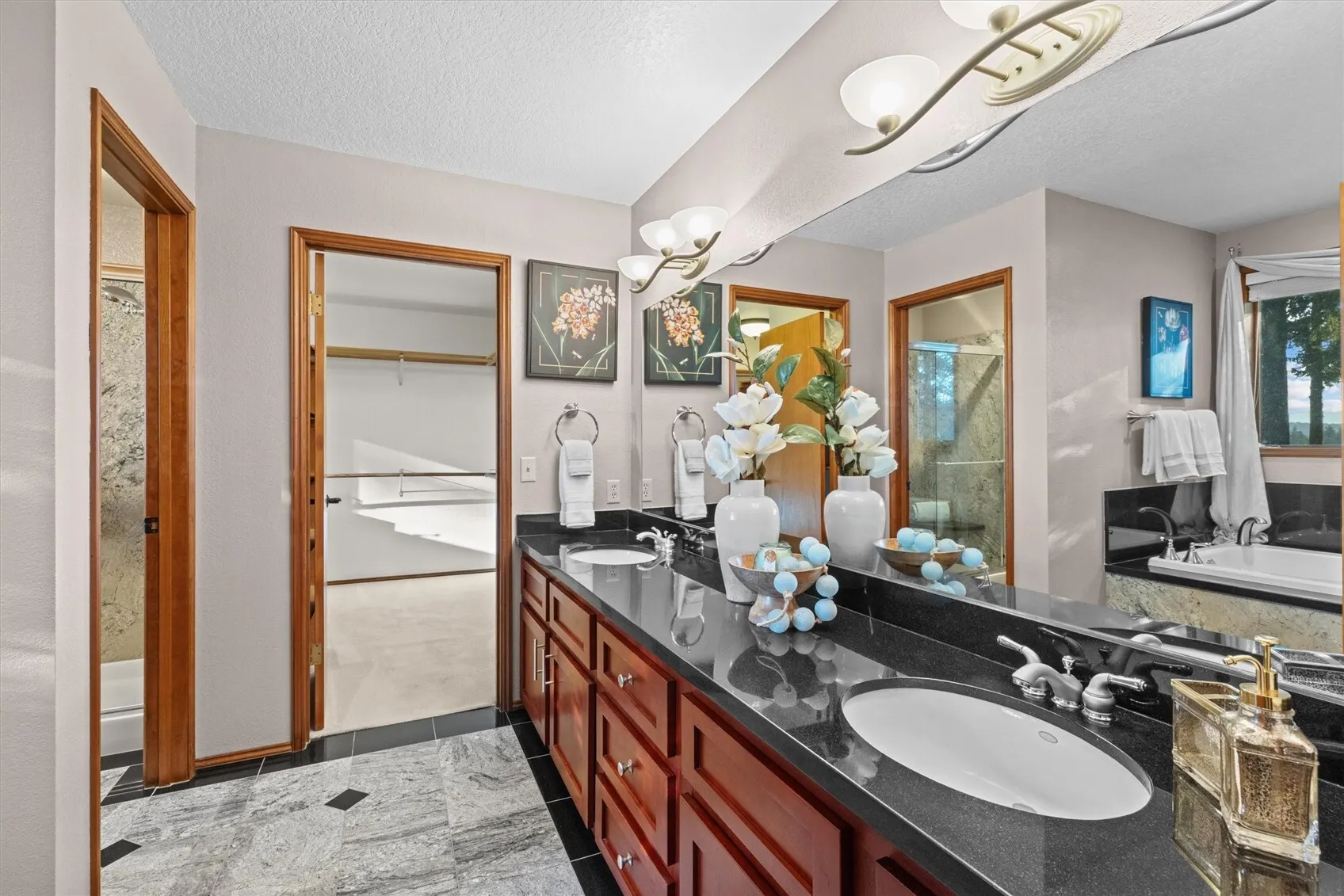17315 102nd Avenue NE, Bothell, WA 98011-3744