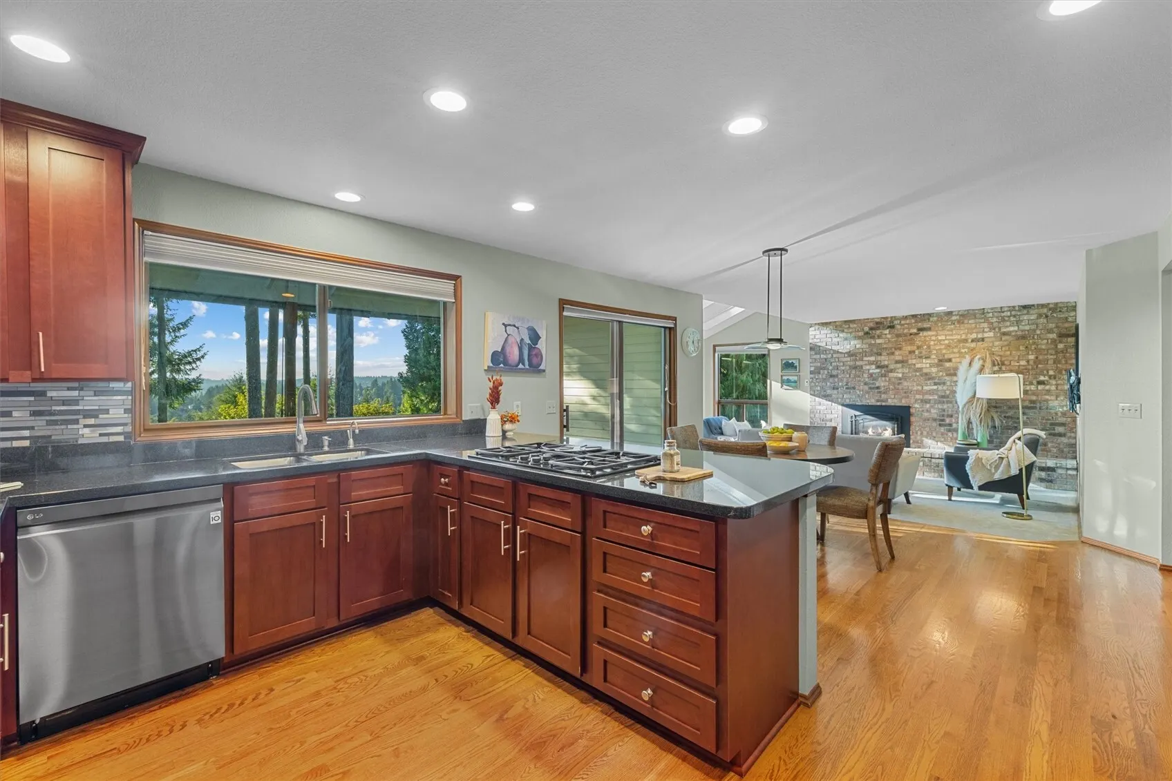 17315 102nd Avenue NE, Bothell, WA 98011-3744