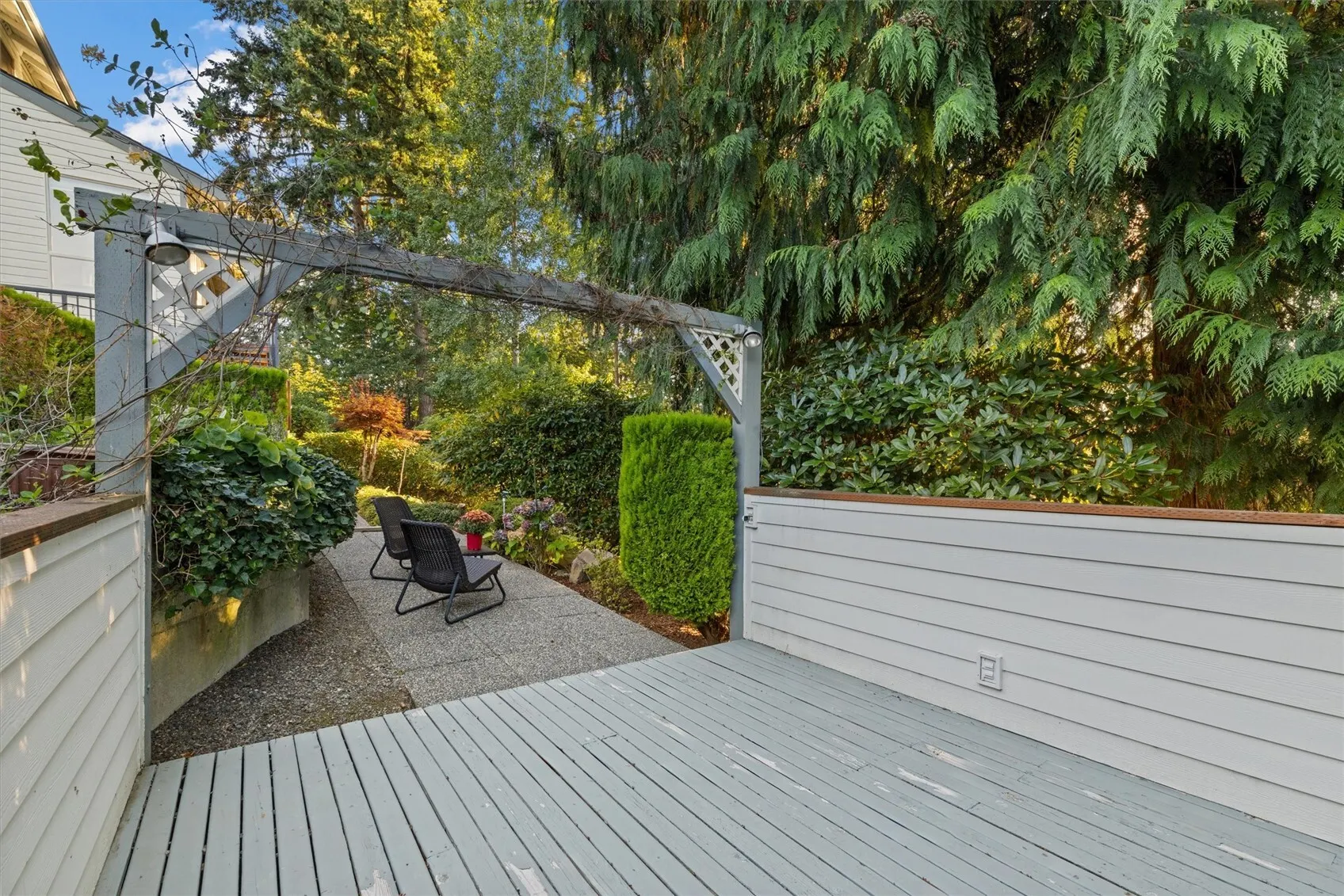 17315 102nd Avenue NE, Bothell, WA 98011-3744
