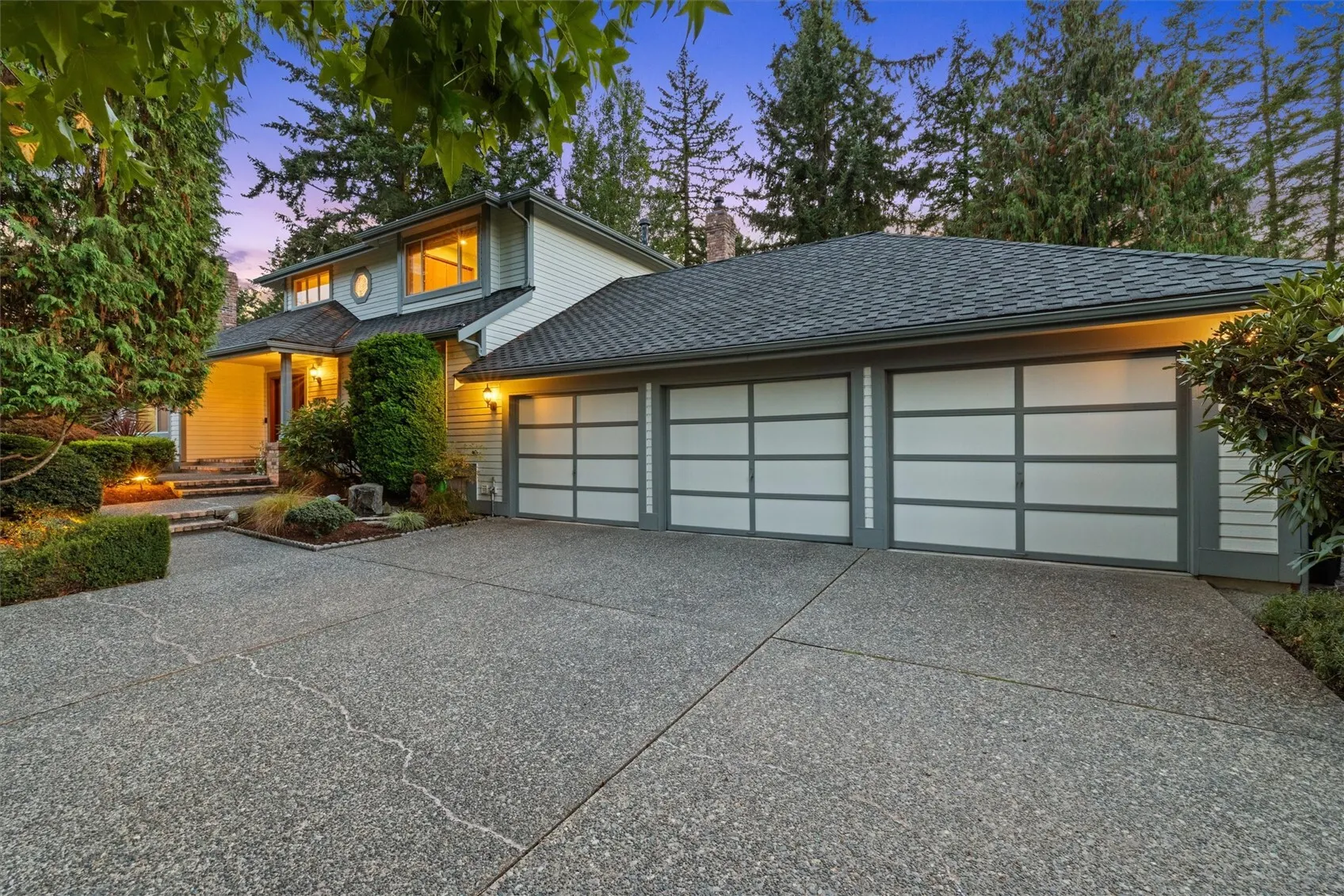 17315 102nd Avenue NE, Bothell, WA 98011-3744