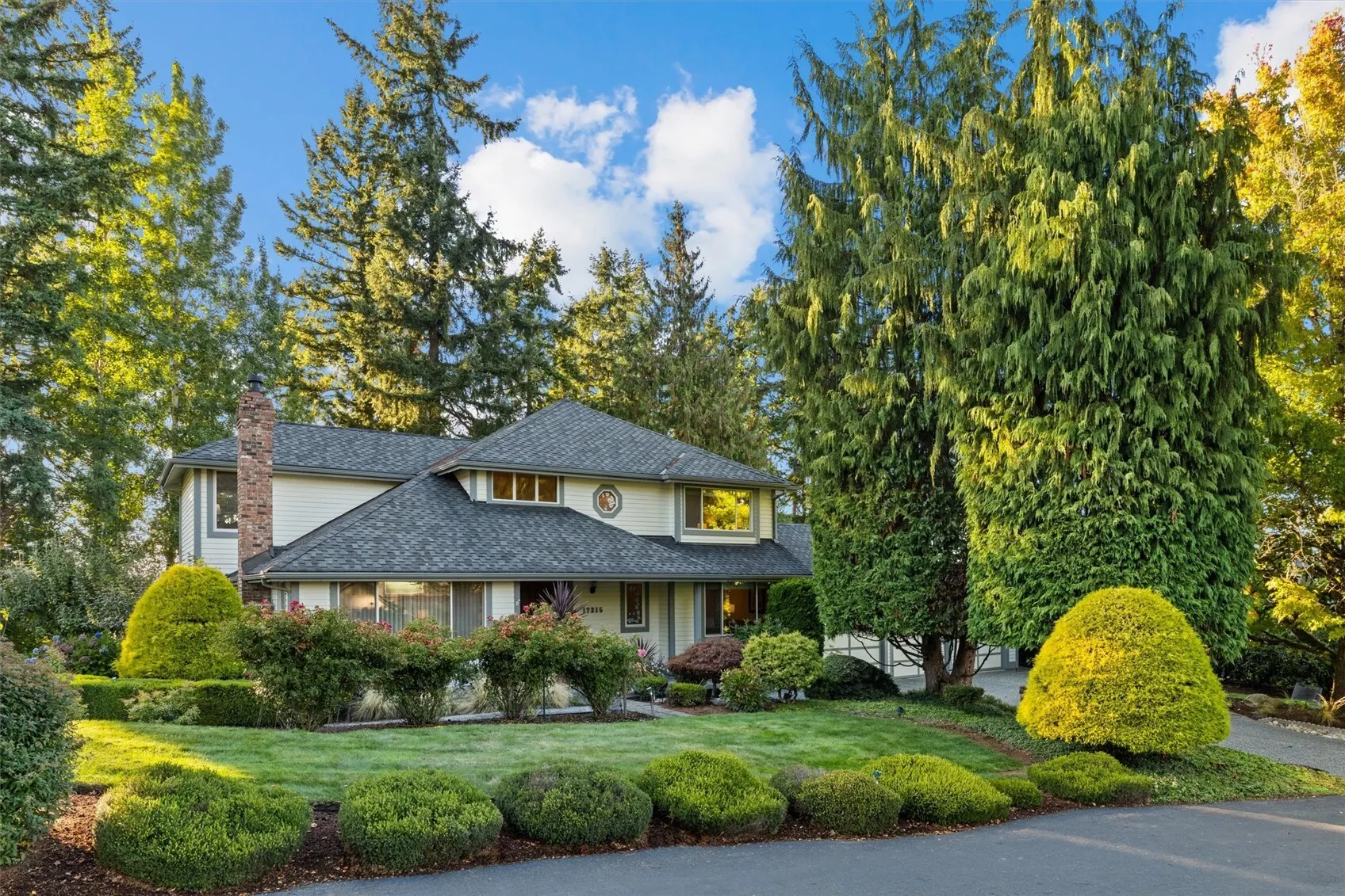 17315 102nd Avenue NE, Bothell, WA 98011-3744