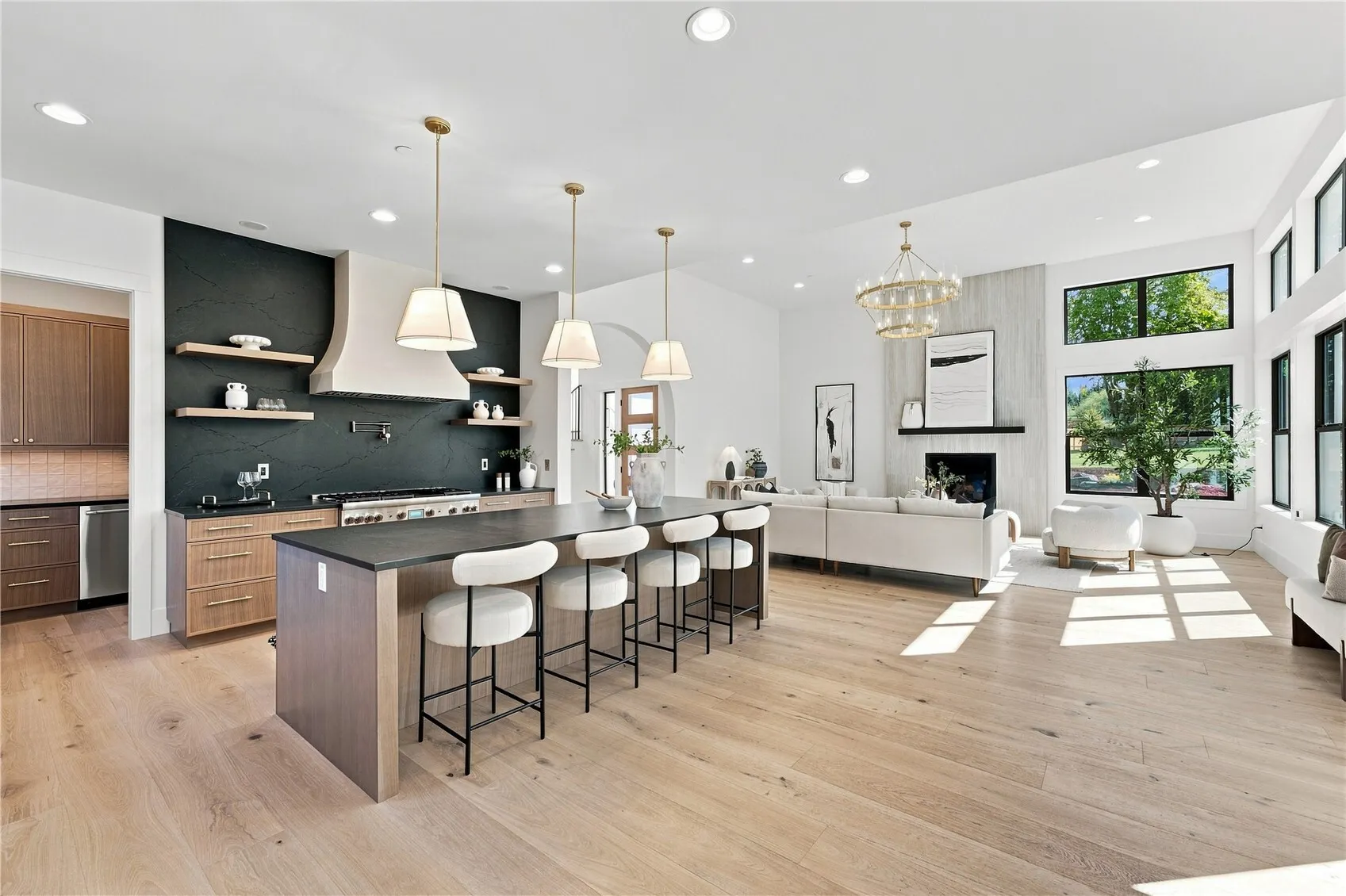 17218 & 17220 NE Woodinville Duvall Road , Woodinville, WA 98072