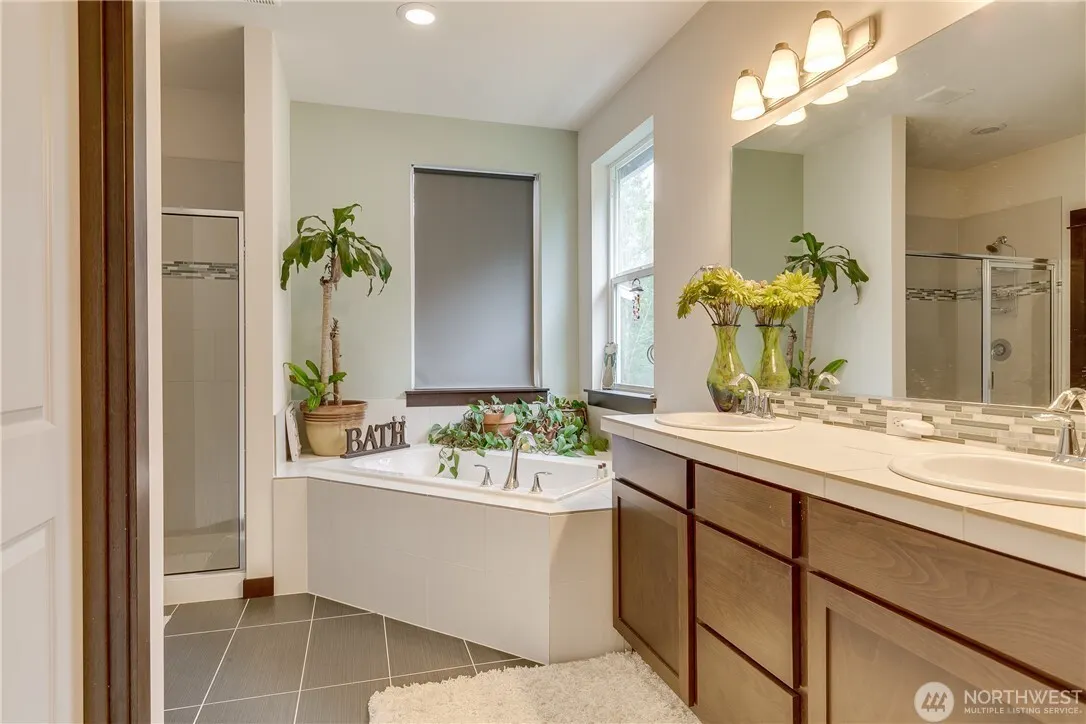 17627 3rd Avenue SE, Bothell, WA 98012