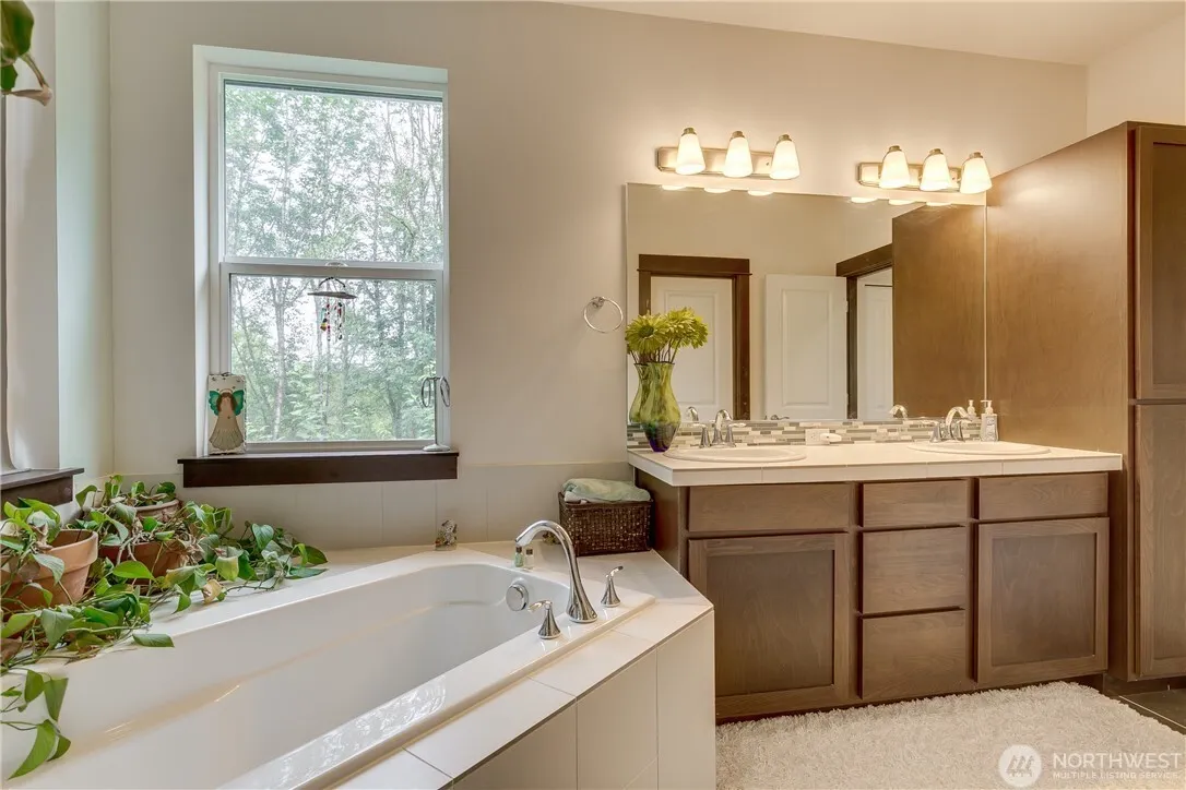 17627 3rd Avenue SE, Bothell, WA 98012